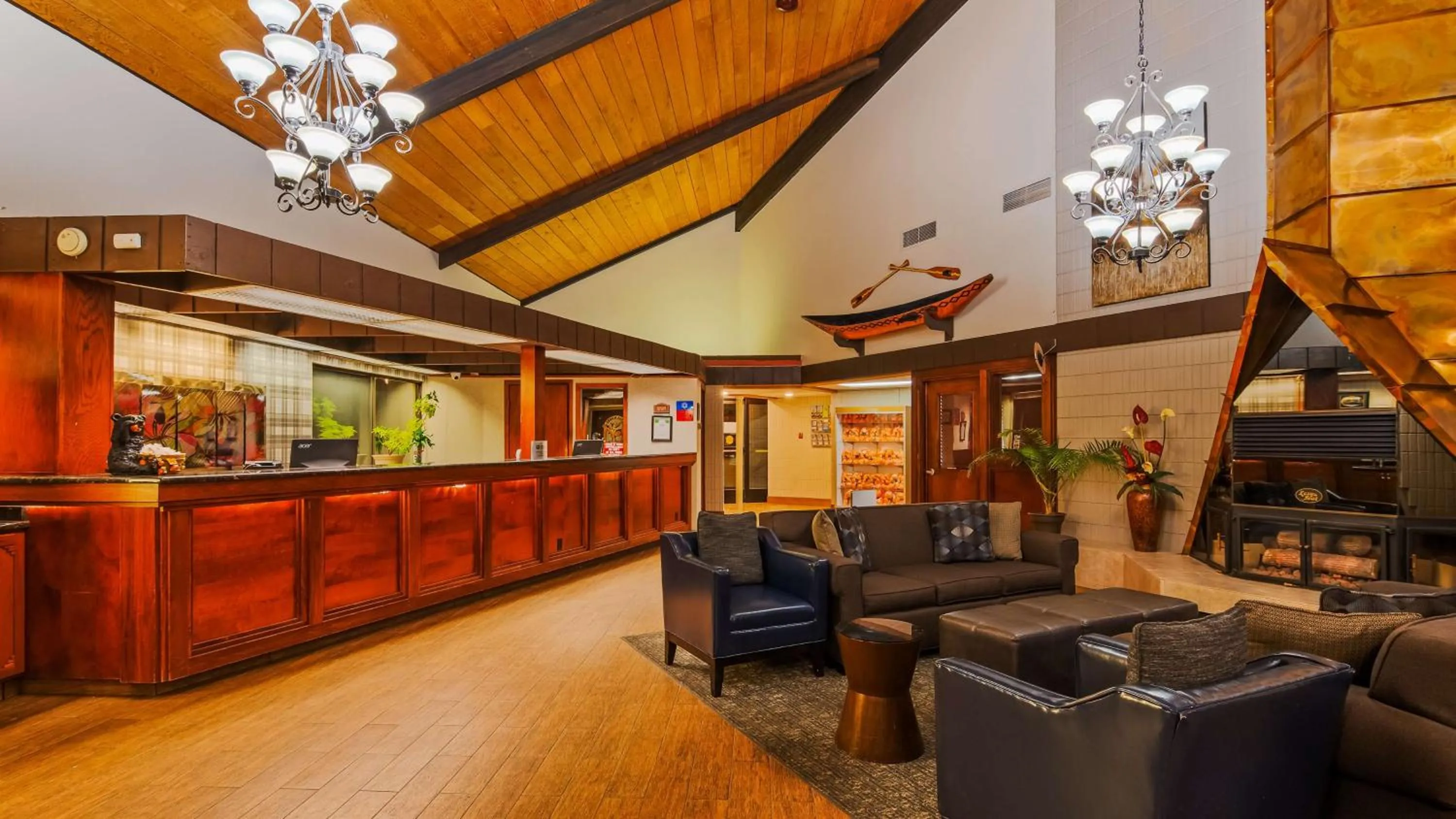 Lobby or reception in SureStay Plus Hotel by Best Western Black River Falls