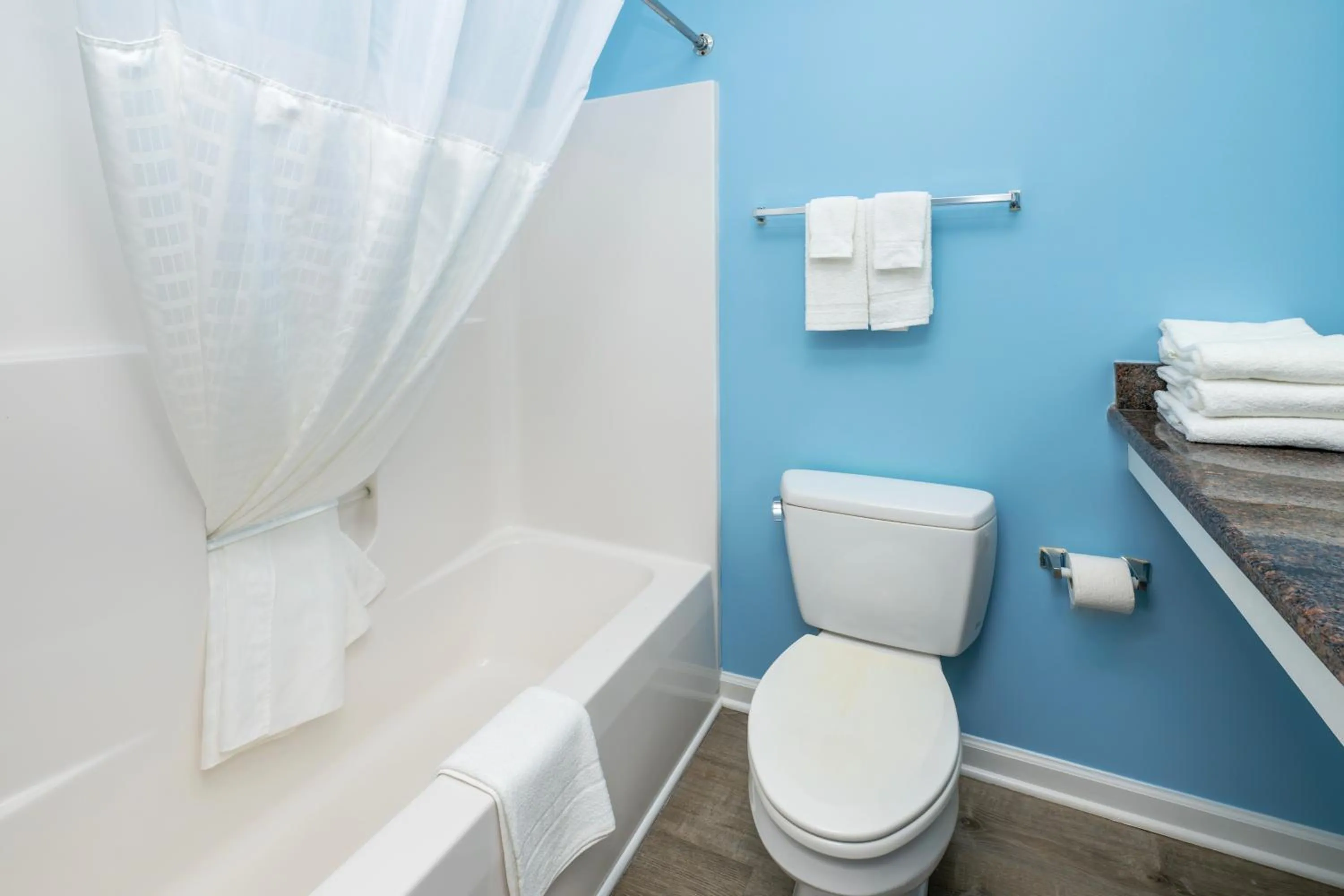 Bathroom in Commander Beach House Hotel