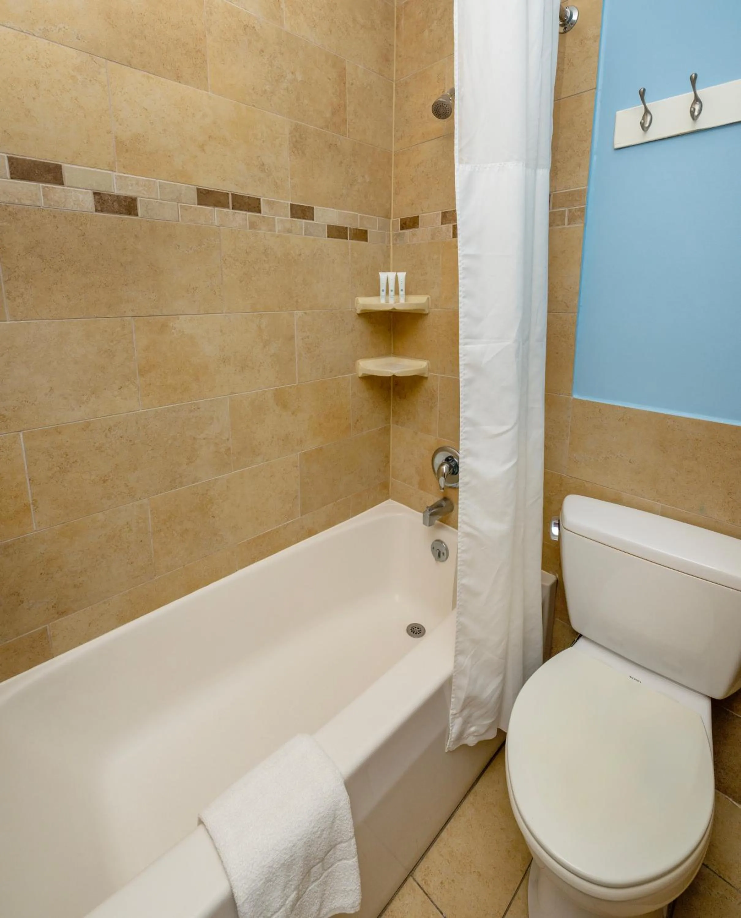 Bathroom in Commander Beach House Hotel