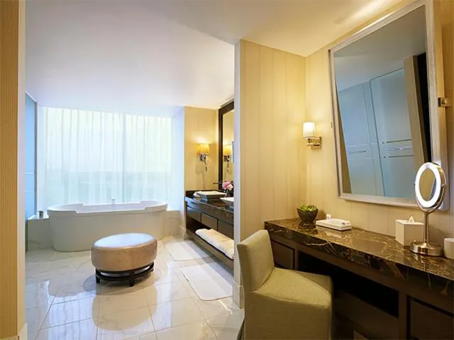 Bathroom in Live! Casino & Hotel - Baltimore Washington Airport – BWI