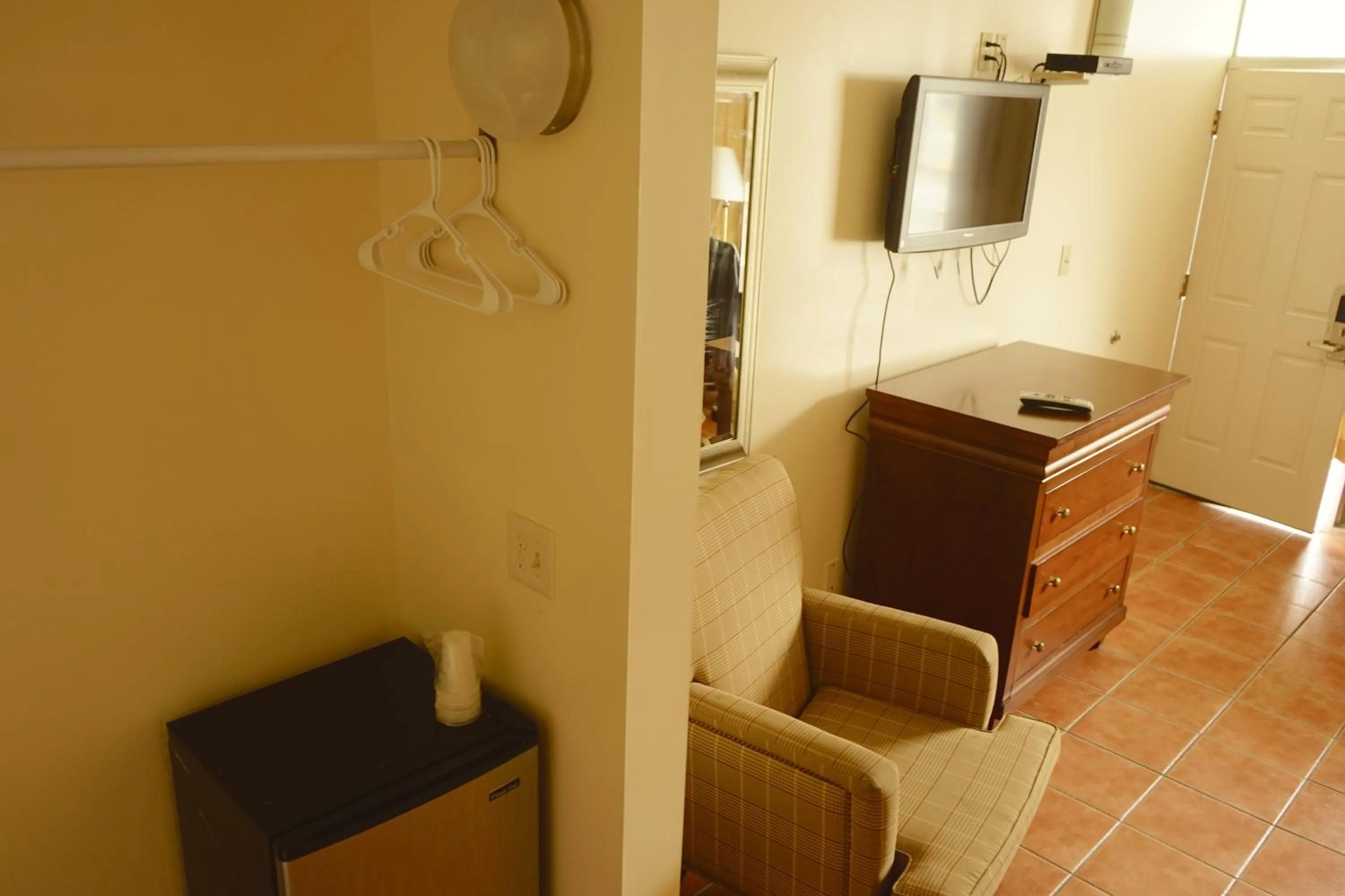 Seating area in Sea Cove Motel Ocean City