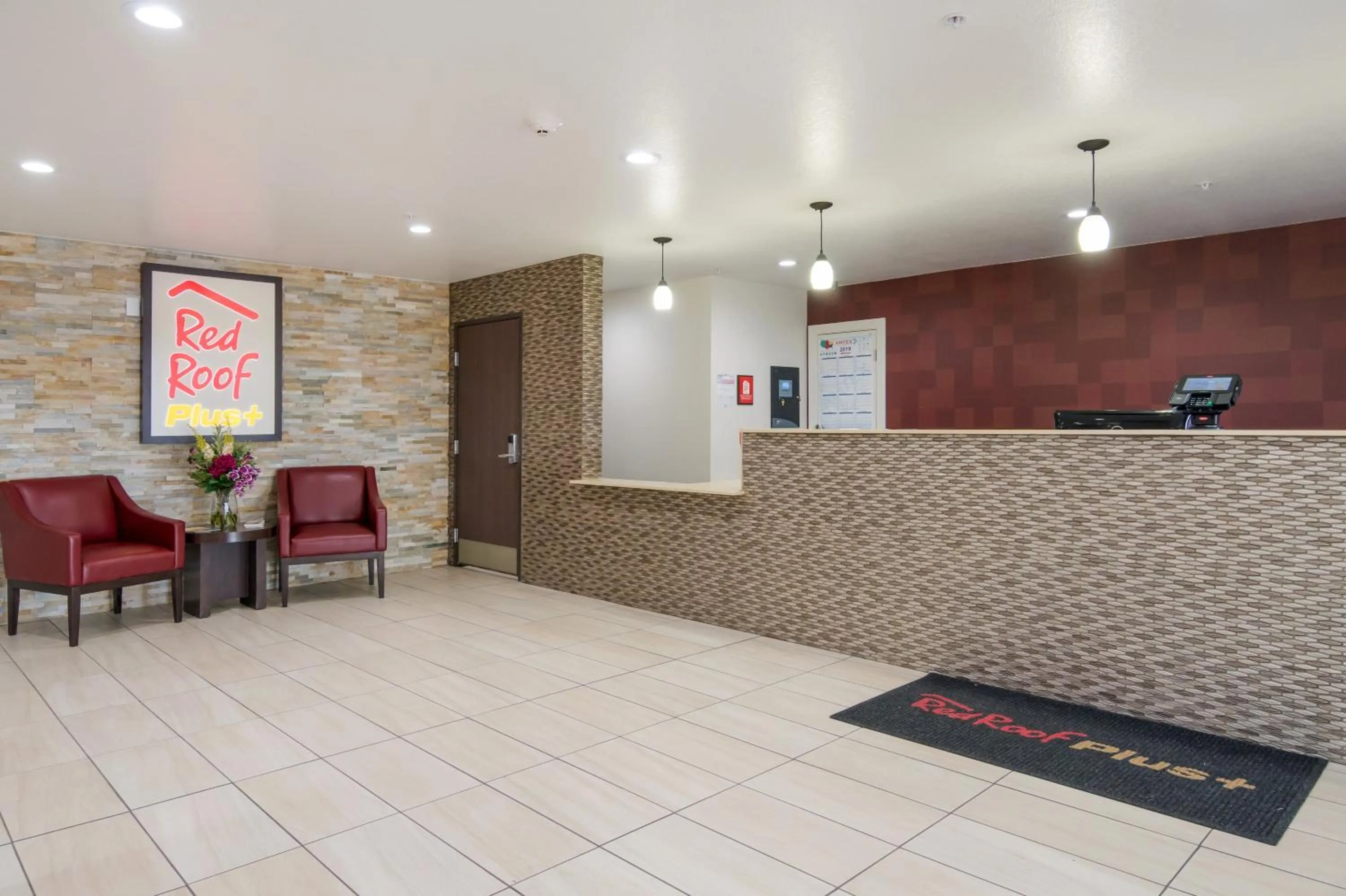 Lobby or reception in Red Roof Inn PLUS+ Fort Worth - Burleson