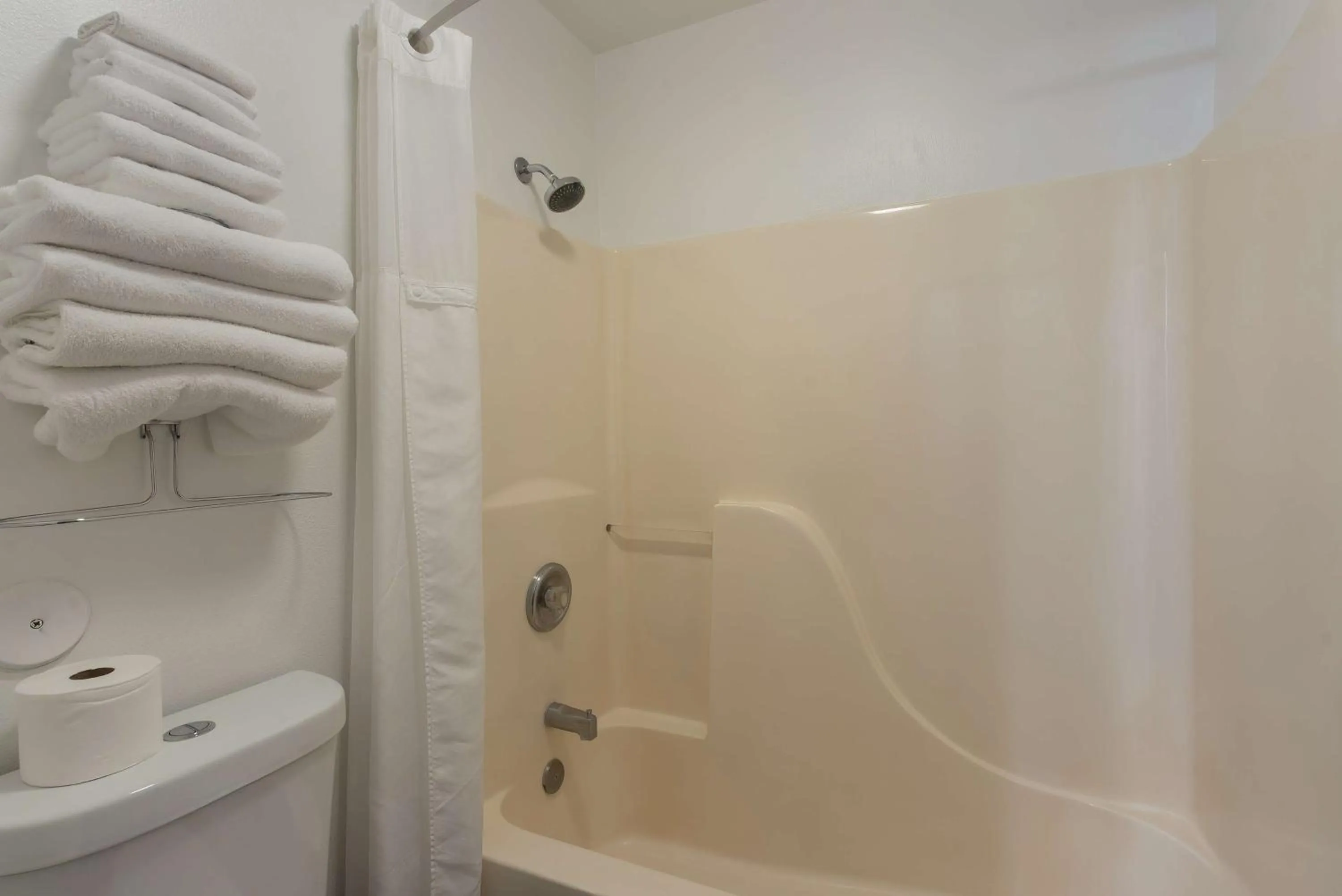 Bathroom in SureStay by Best Western Camp Verde