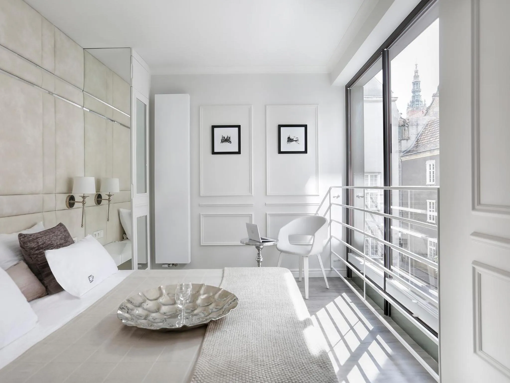 Bedroom, Bed in Sweet Suite