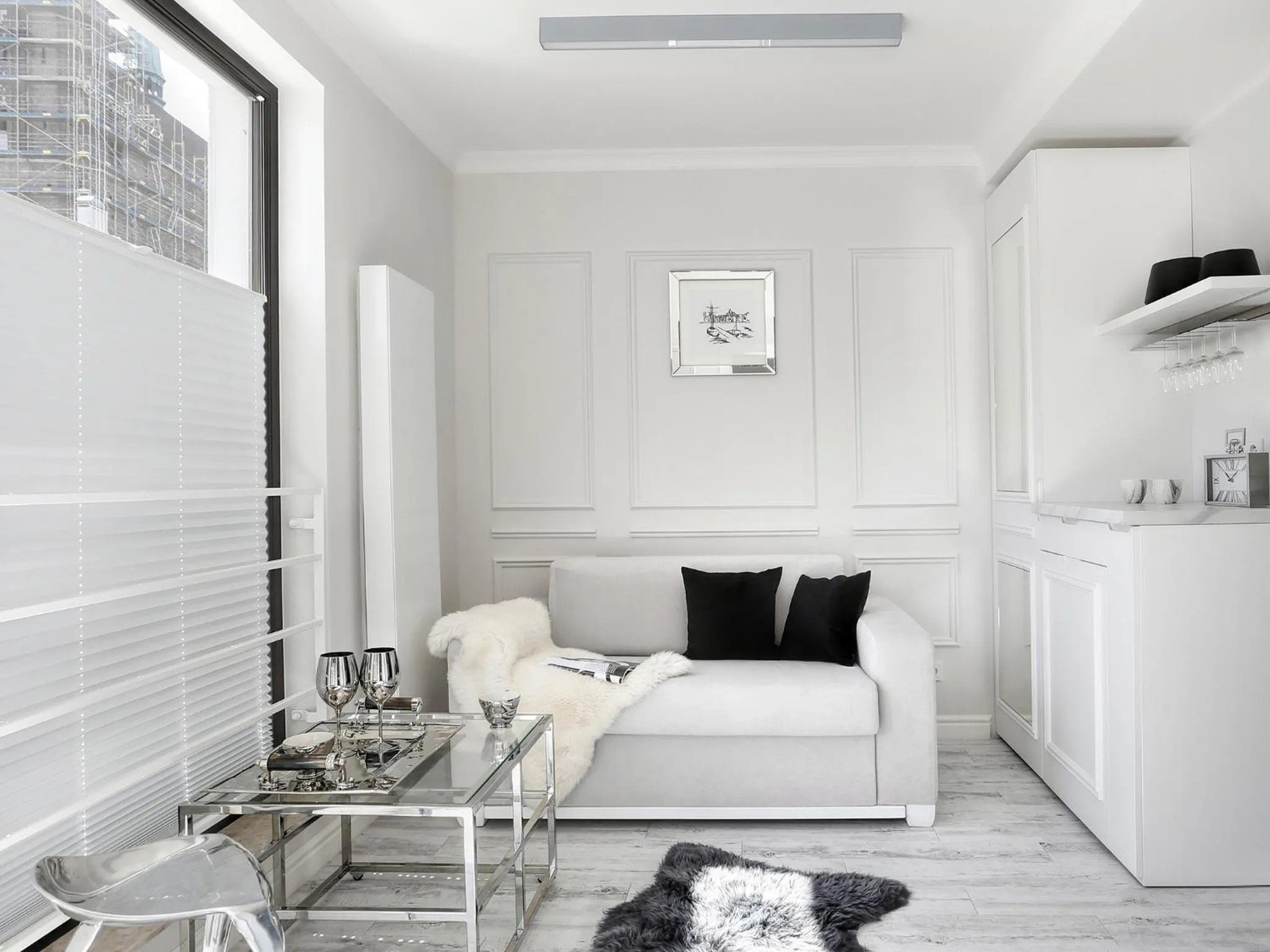 Photo of the whole room in Sweet Suite