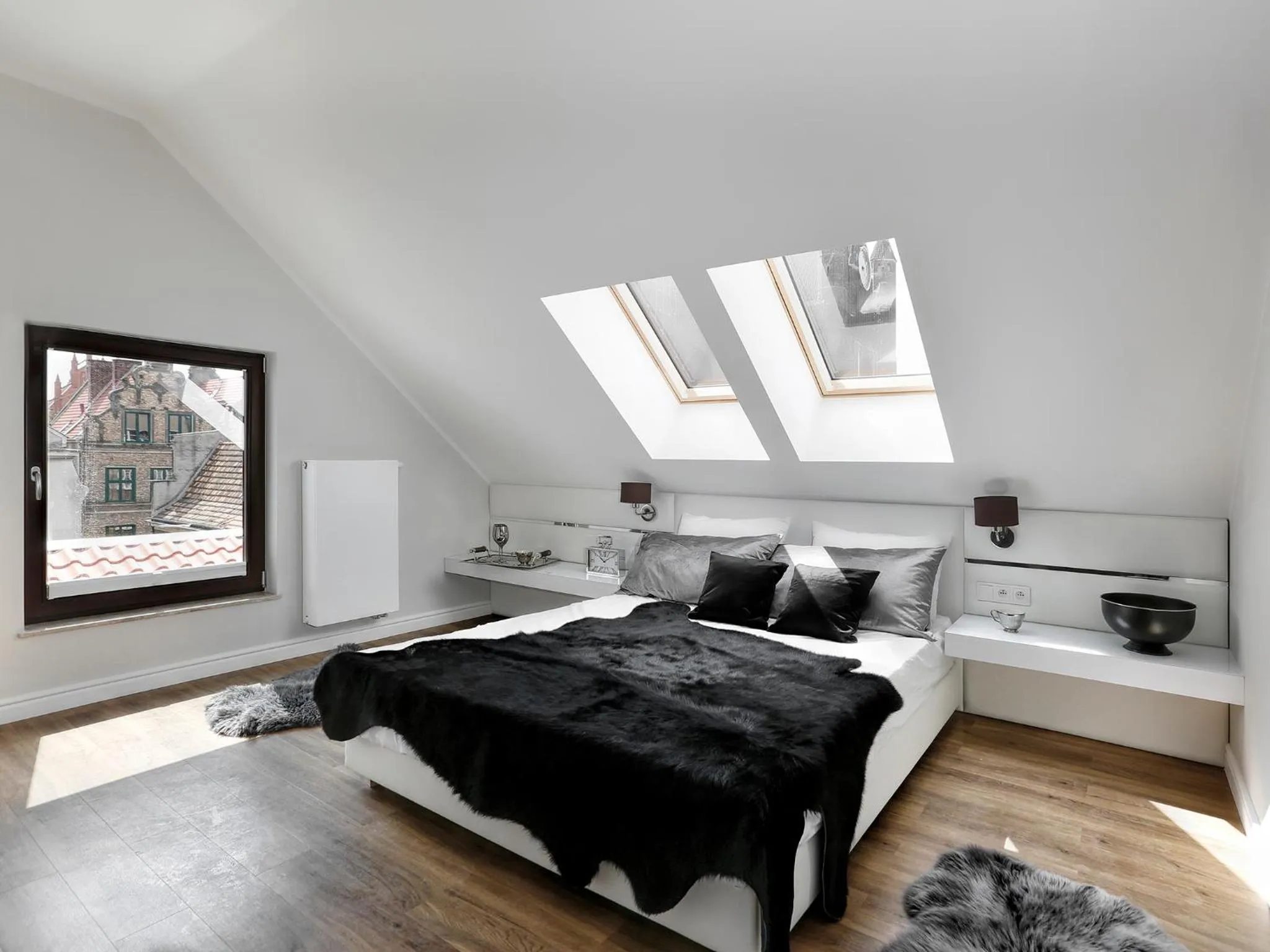 Bedroom, Bed in Sweet Suite