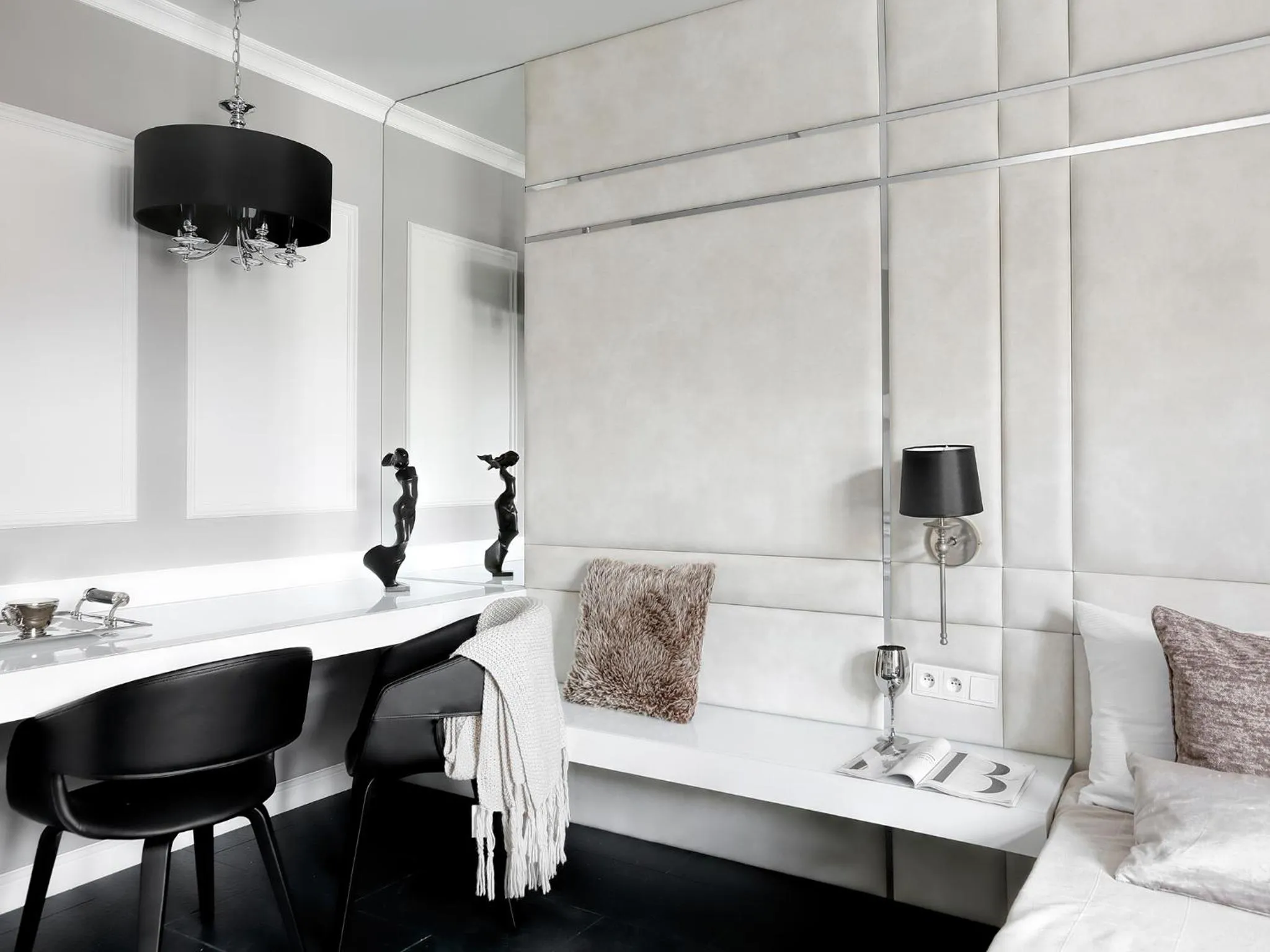 Dining area in Sweet Suite