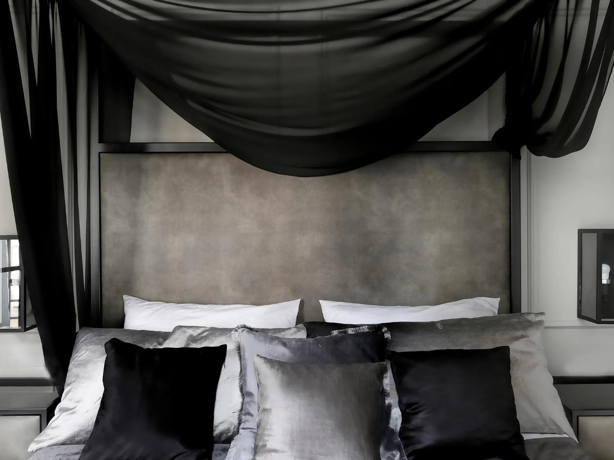 Bedroom, Bed in Sweet Suite