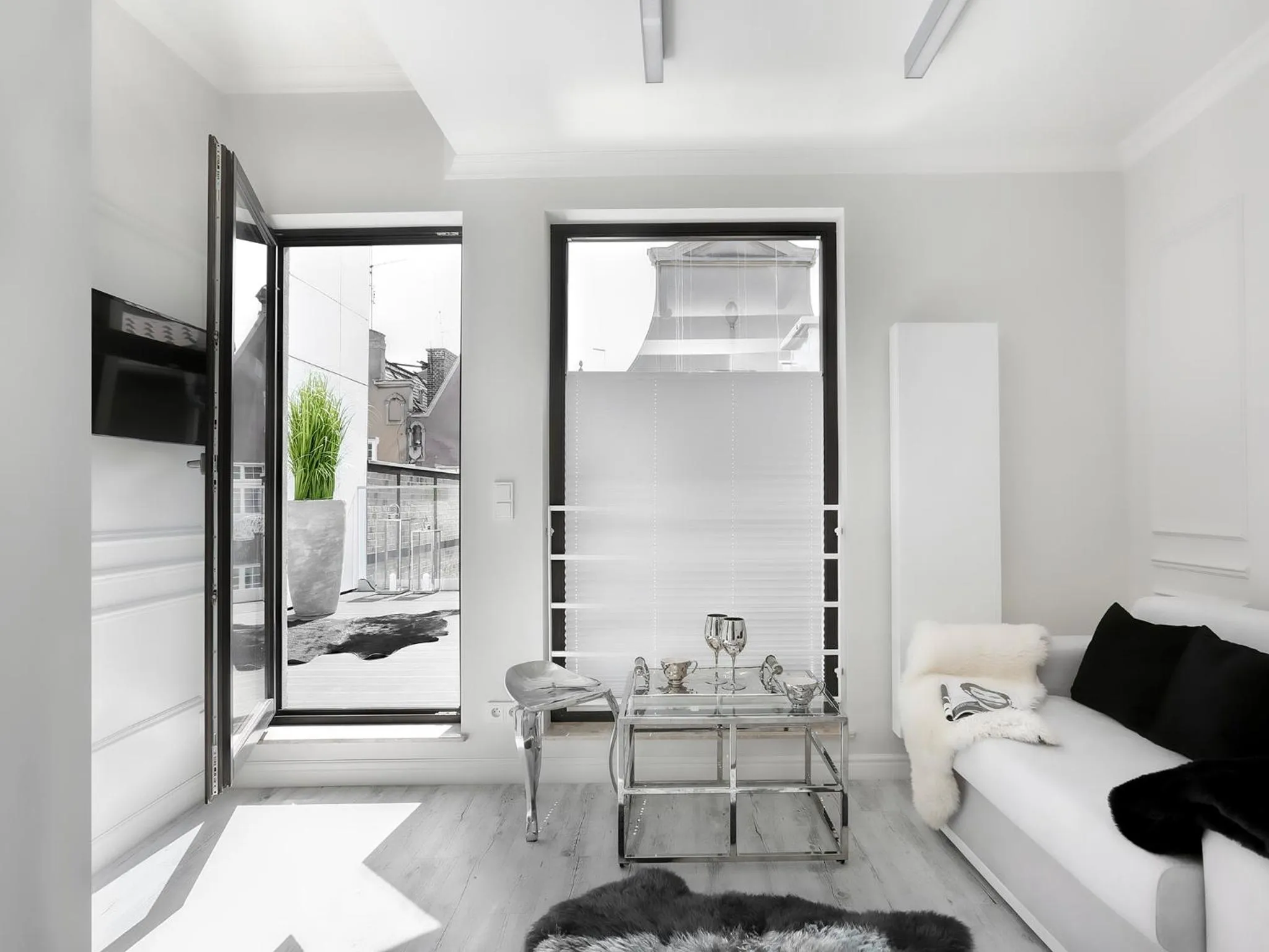 Photo of the whole room in Sweet Suite