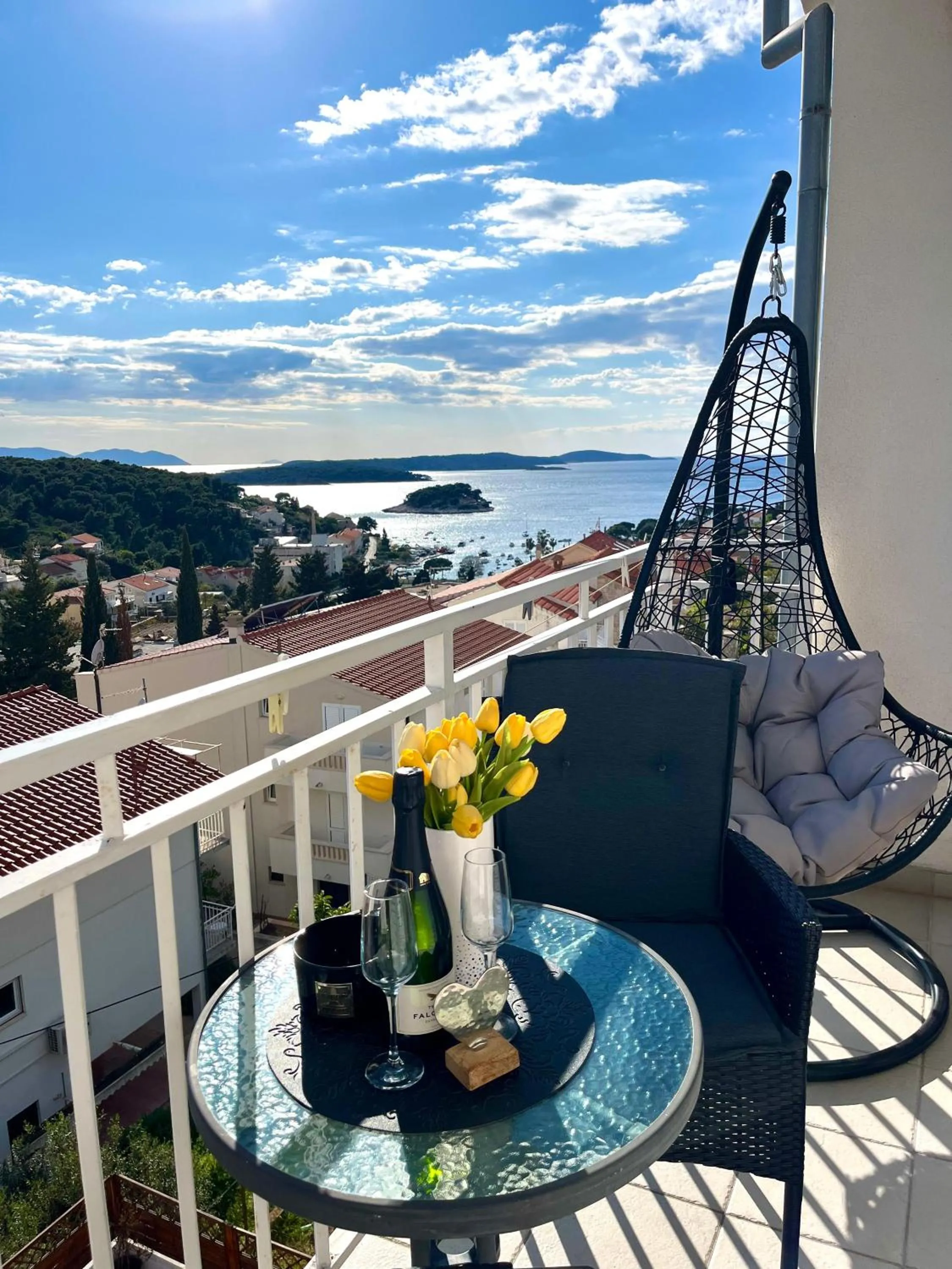 B&B Buzolic
