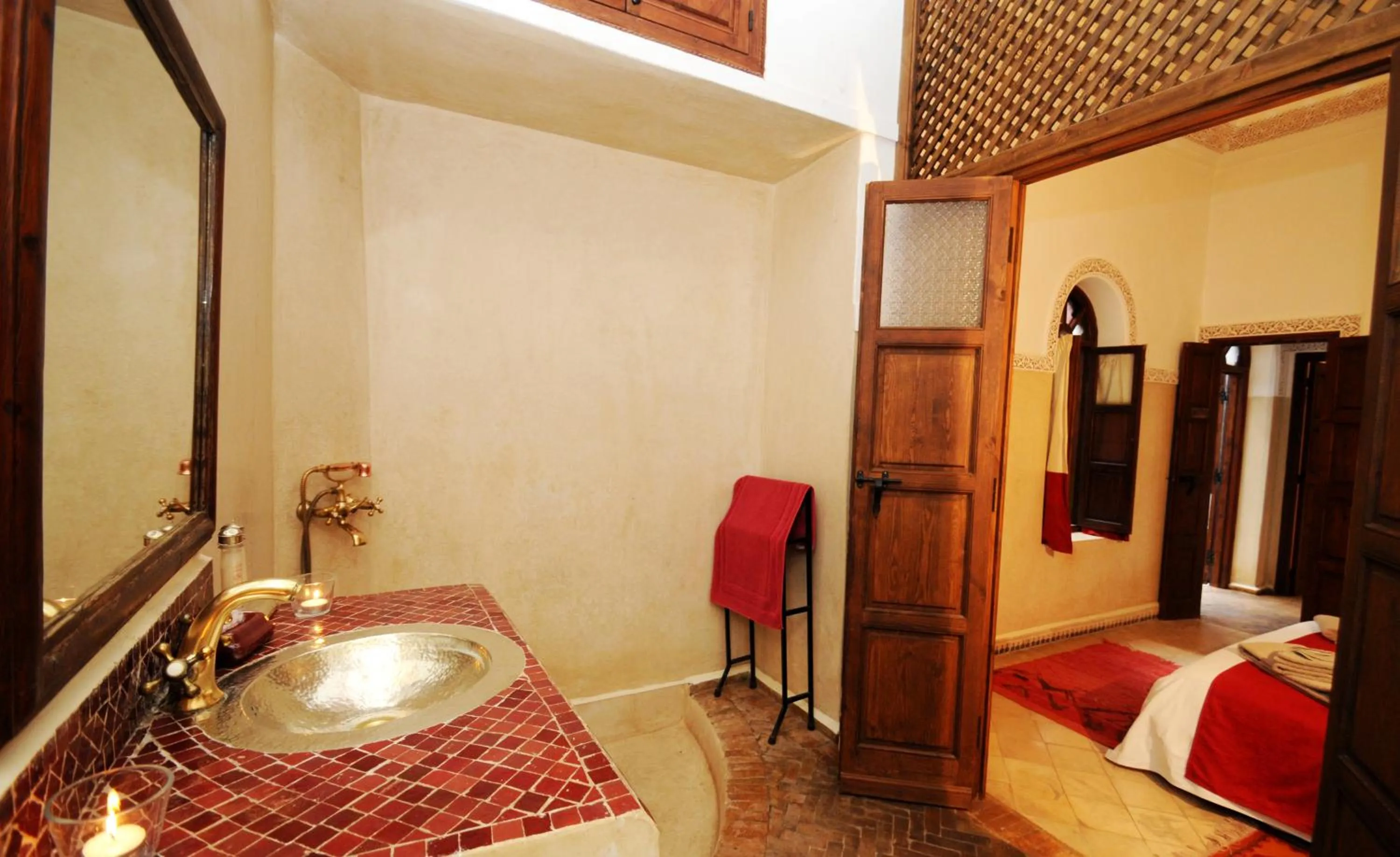 Bathroom, Bed in Riad Elias & Spa