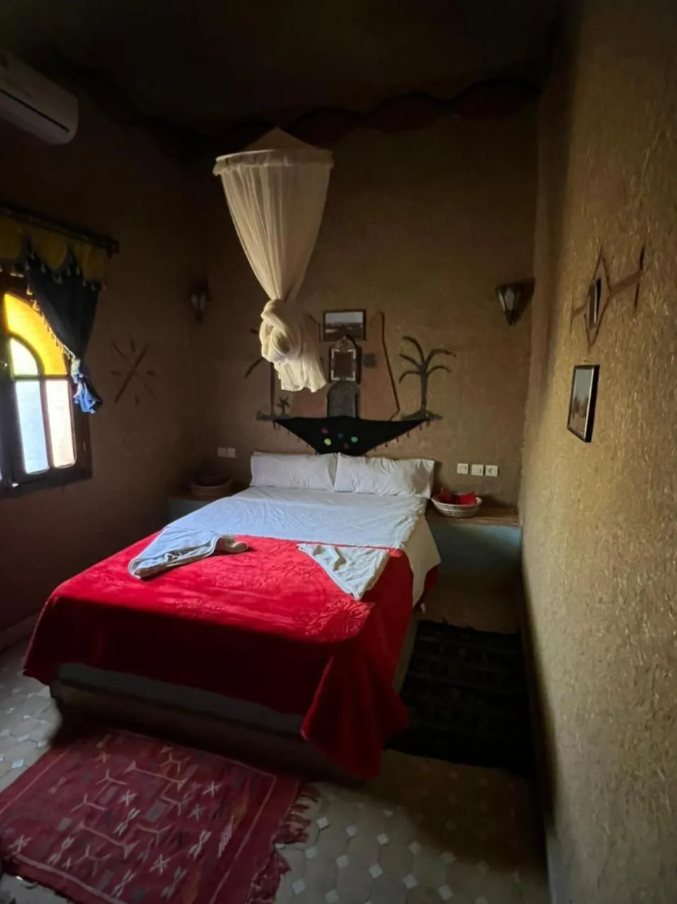 Bed in Riad Aicha & Camel Trekking