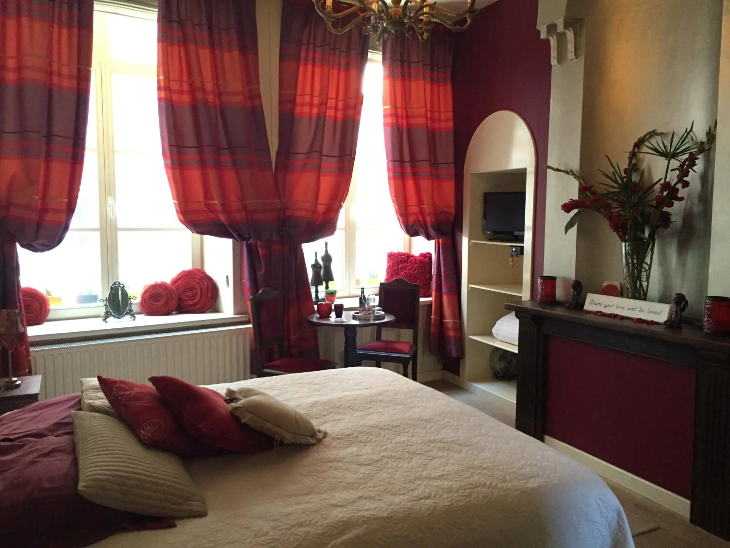 Bed in B&B Con Ampère