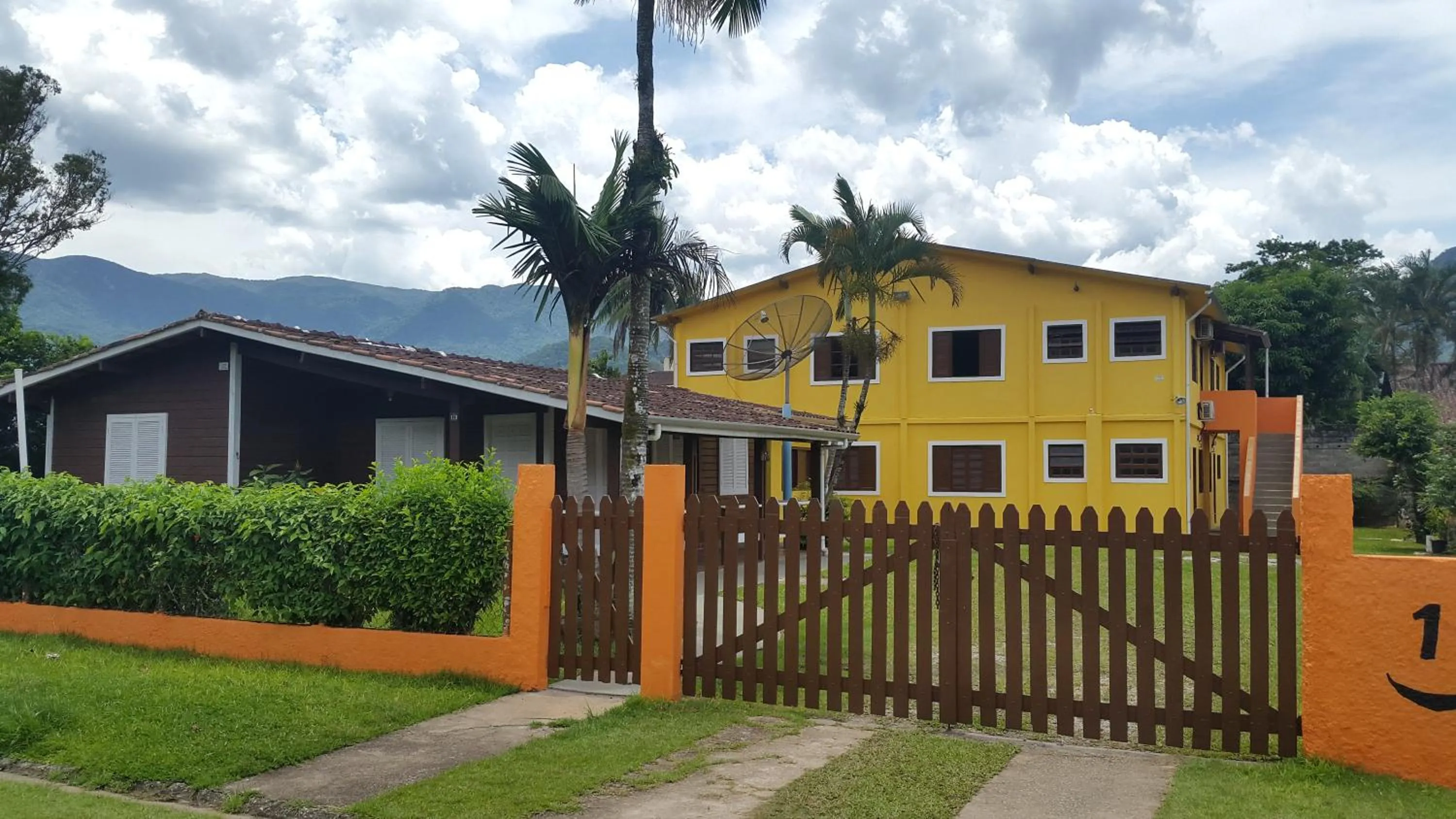 Property building in Chalés Mar Virado