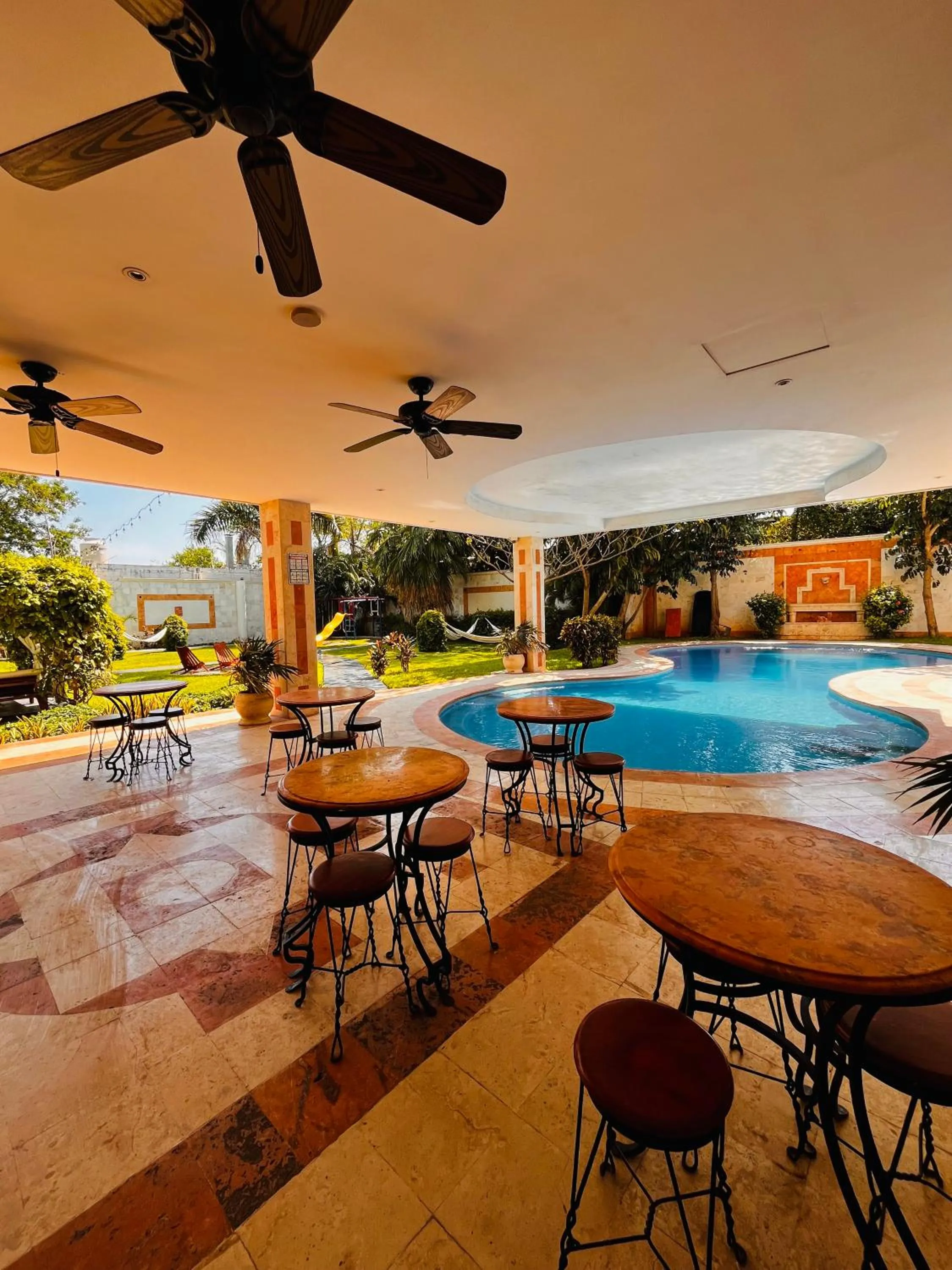Swimming pool in Hotel Palacio Maya