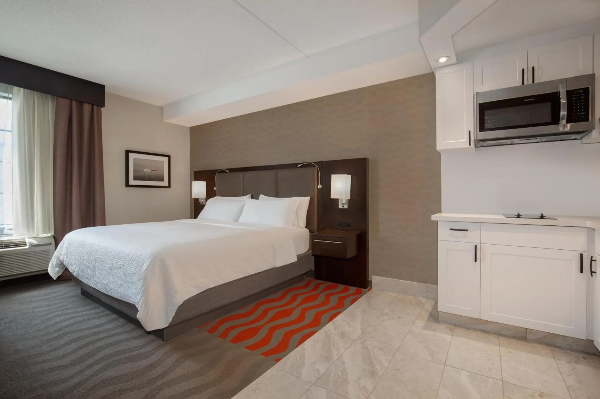 Photo of the whole room, Bed in Holiday Inn Express Hotel & Suites Barrie by IHG