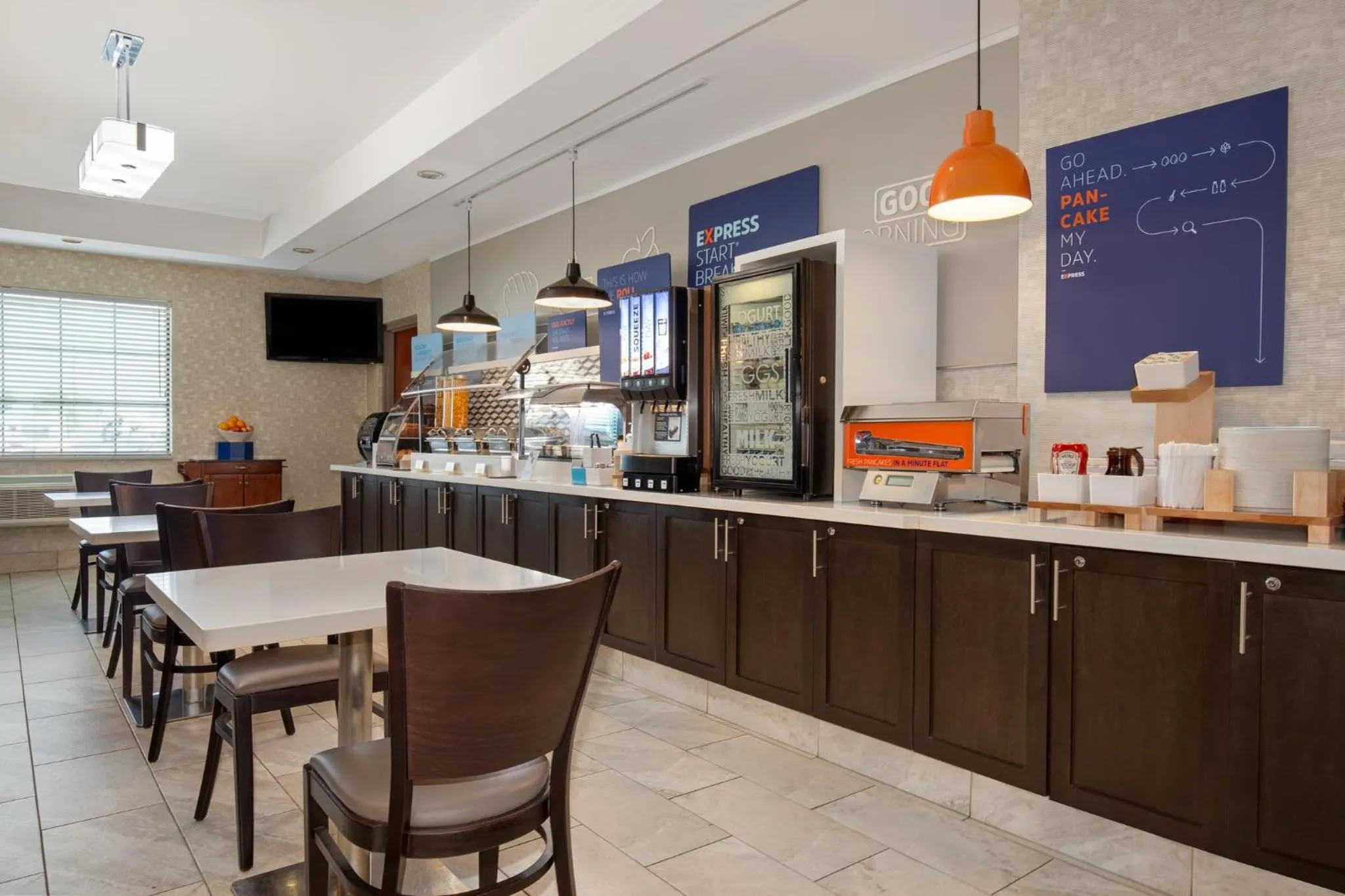 Breakfast in Holiday Inn Express Hotel & Suites Barrie by IHG