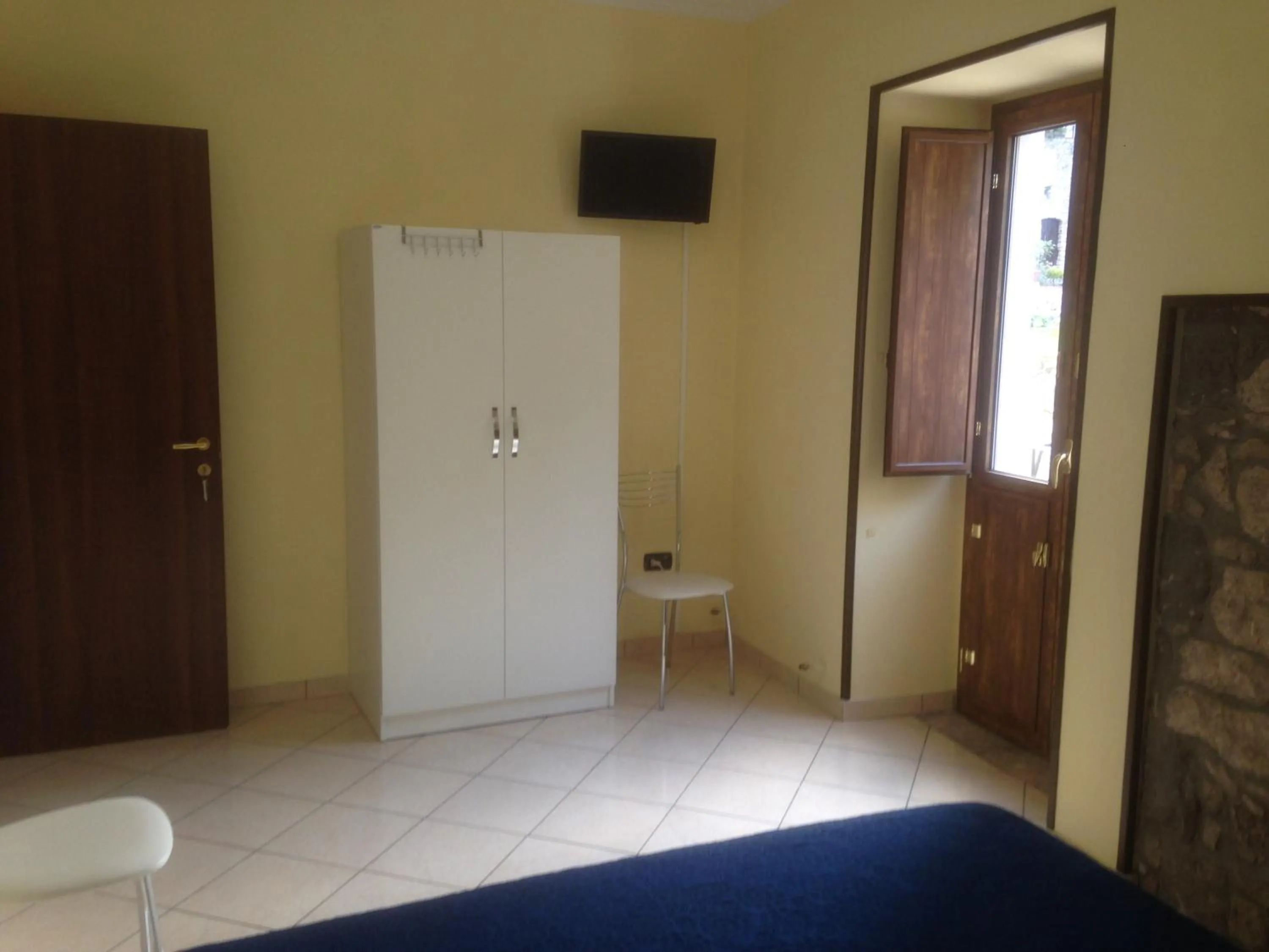 Photo of the whole room, Bed in La Fontanella b&b