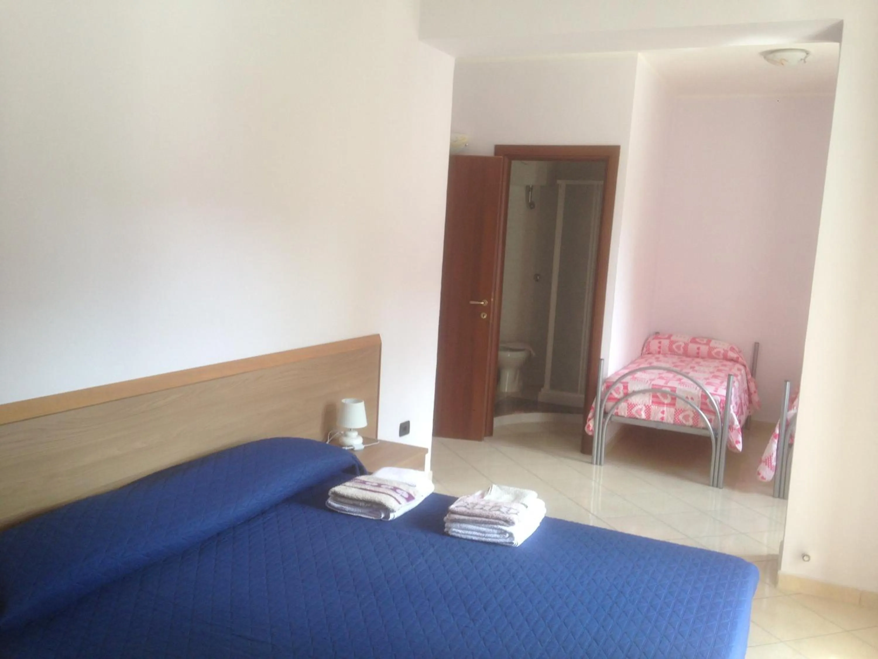 Photo of the whole room, Bed in La Fontanella b&b