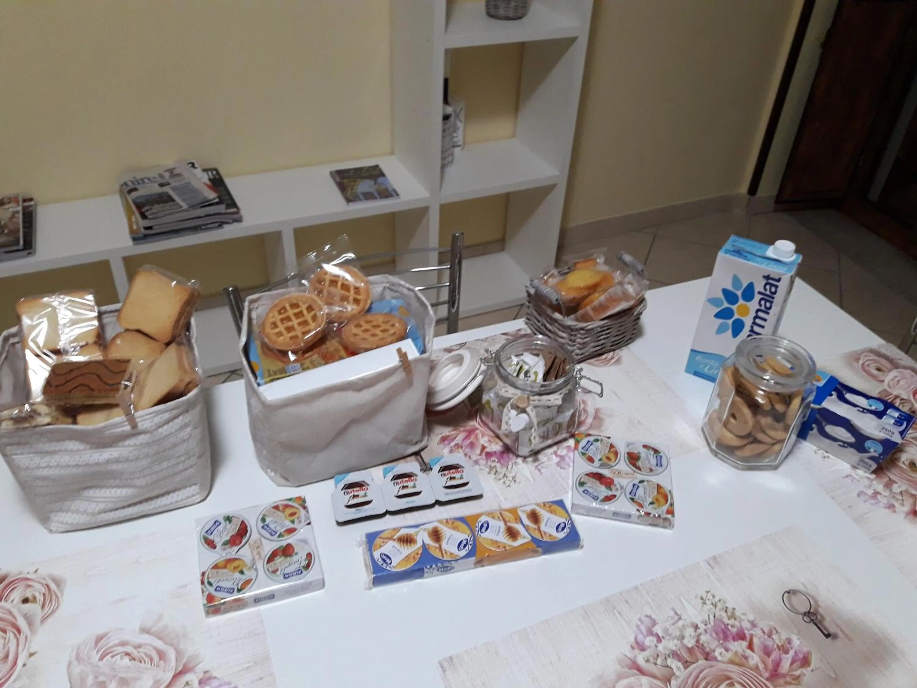 Communal kitchen in La Fontanella b&b