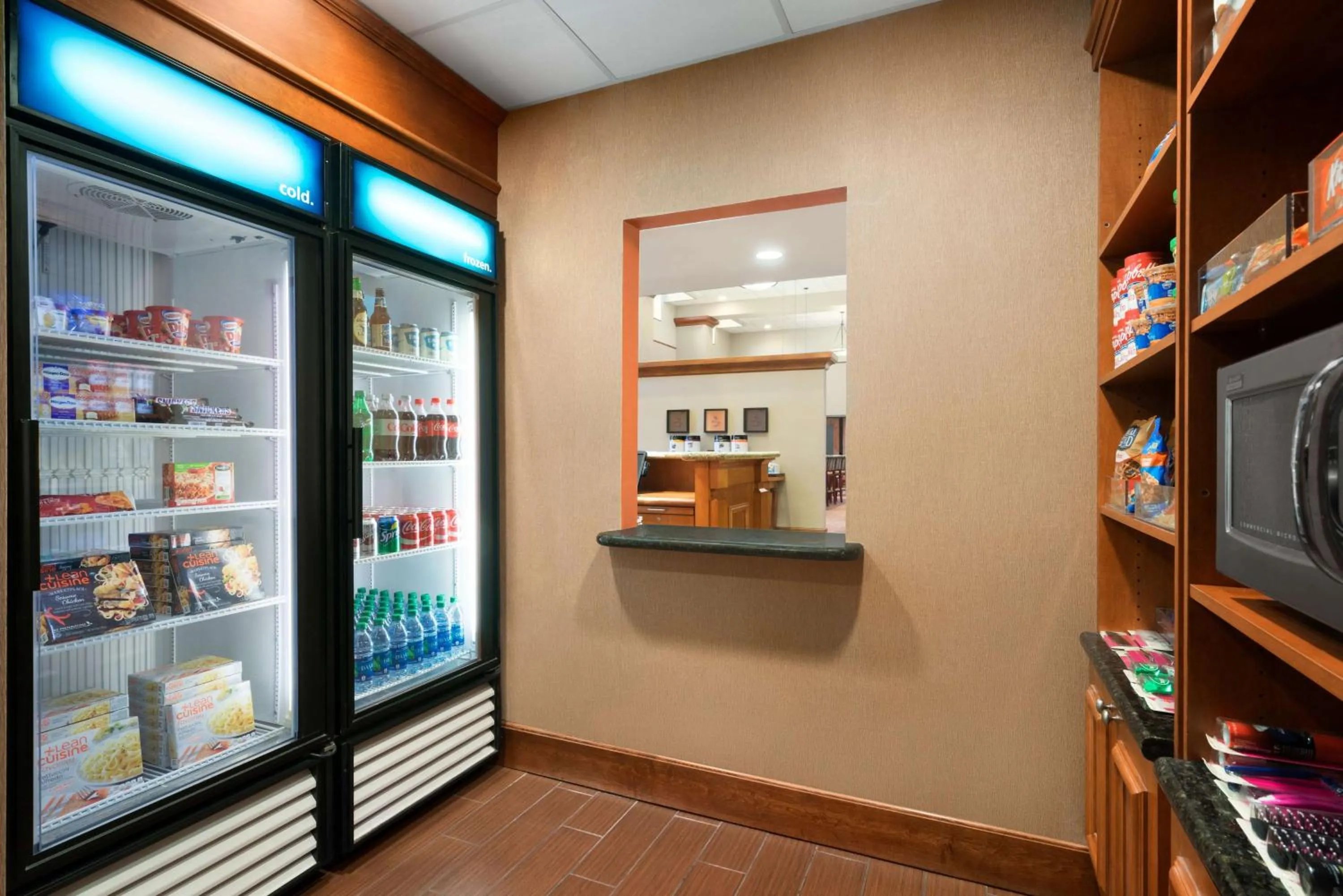 Restaurant/places to eat in Hampton Inn & Suites Williamsburg-Central