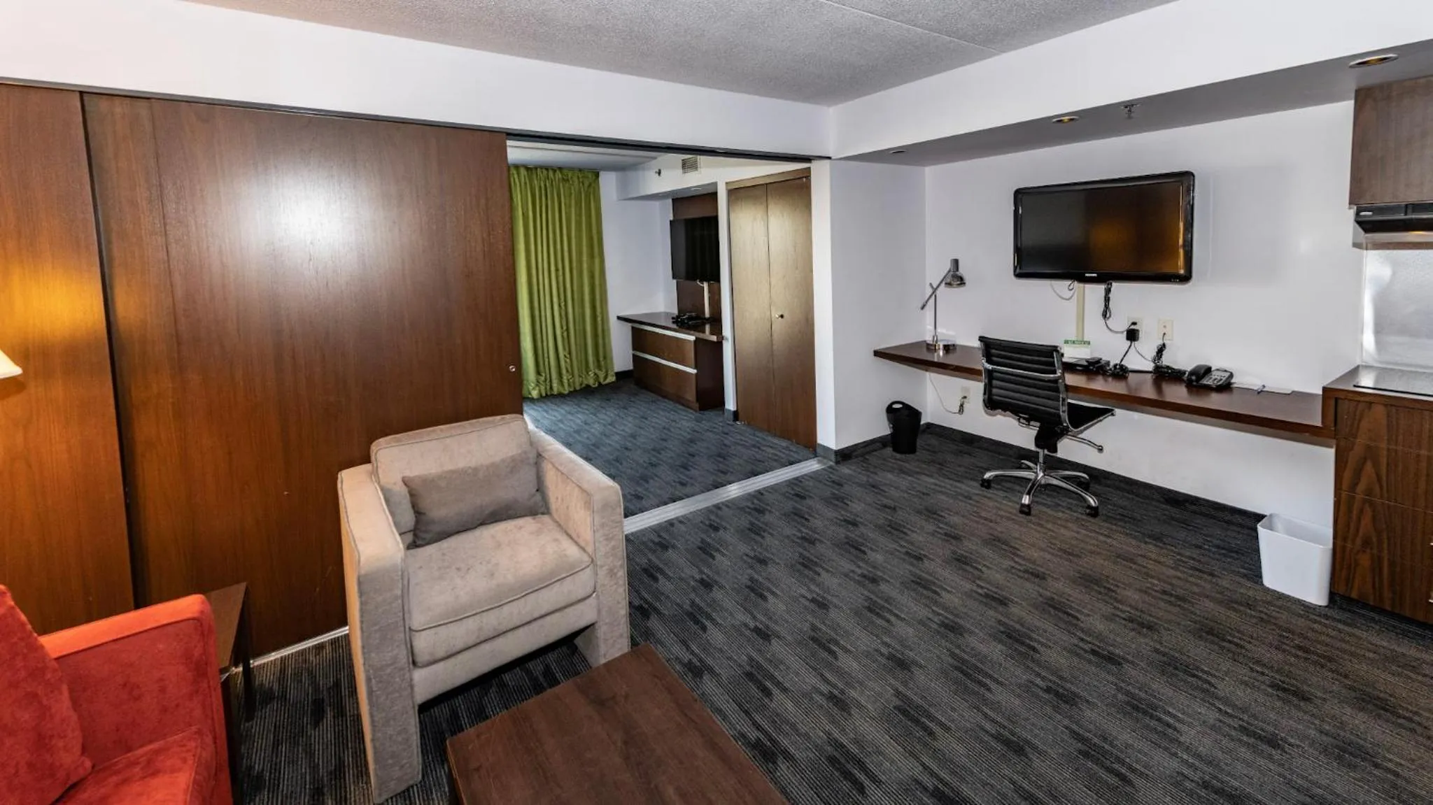 TV and multimedia in Lakeview Signature, Trademark Collection by Wyndham