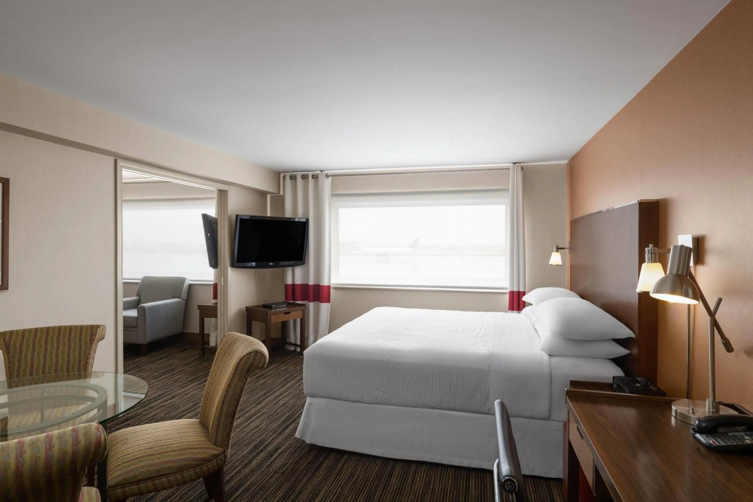 Photo of the whole room, Bed in Lakeview Signature, Trademark Collection by Wyndham