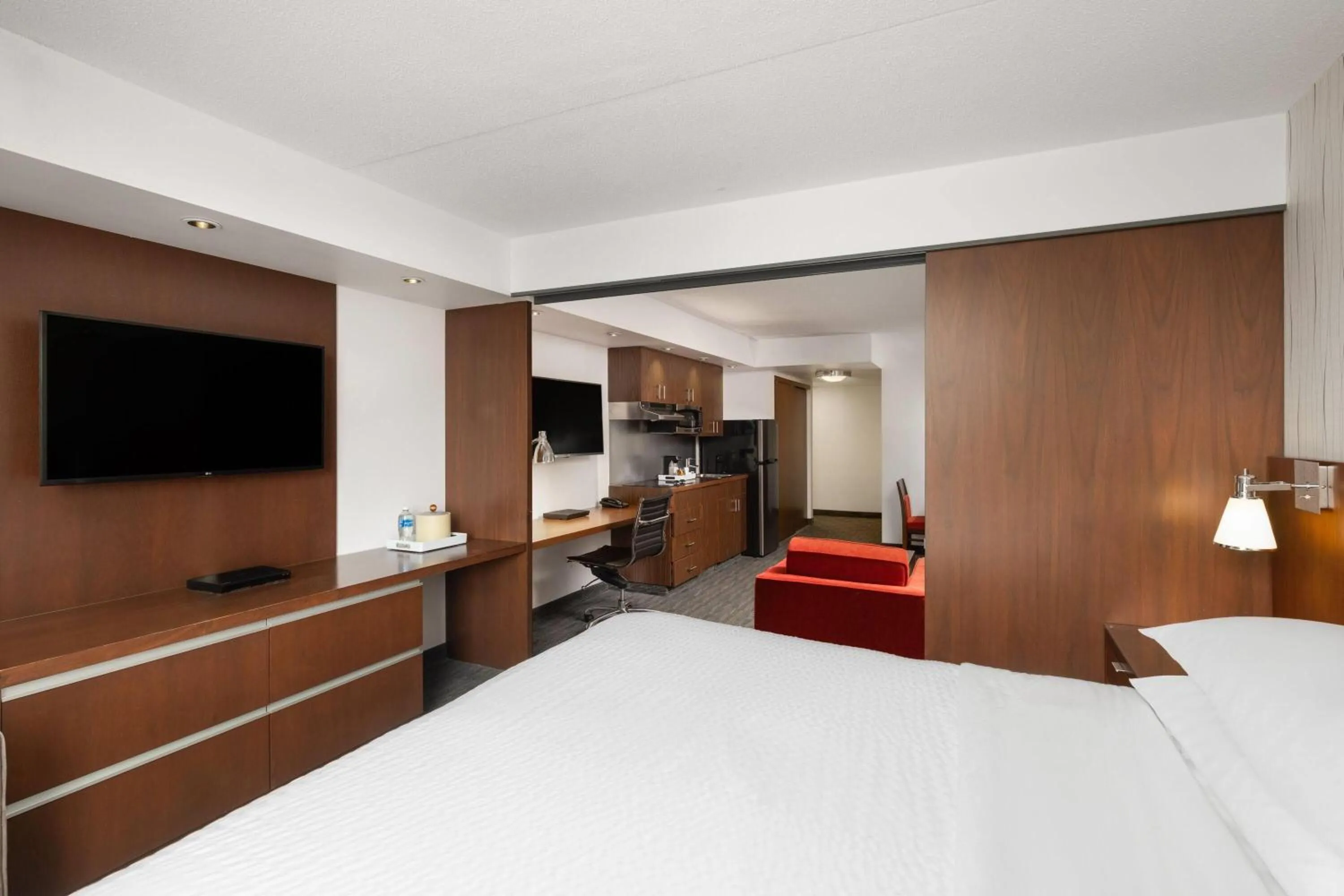 Photo of the whole room, Bed in Lakeview Signature, Trademark Collection by Wyndham