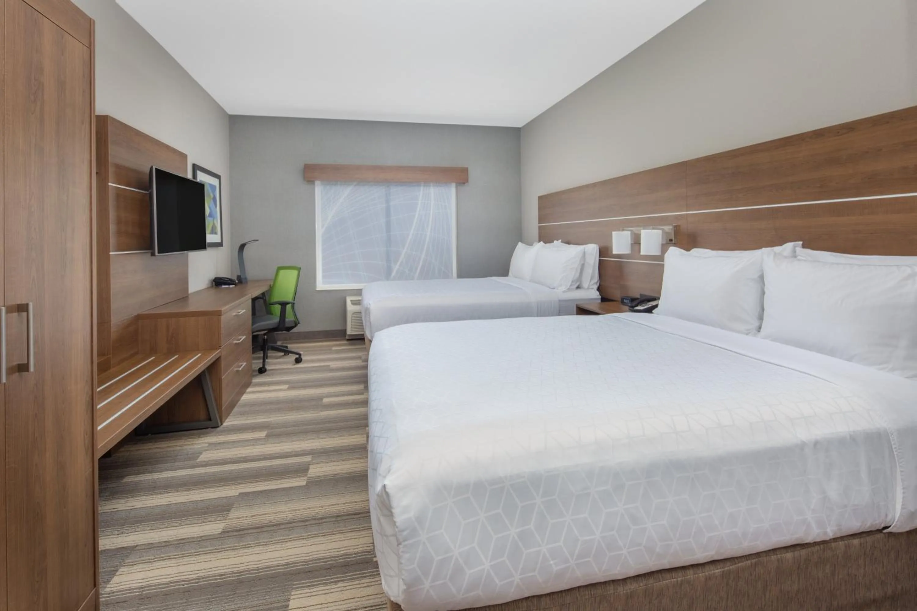 Photo of the whole room, Bed in Holiday Inn Express Surprise by IHG