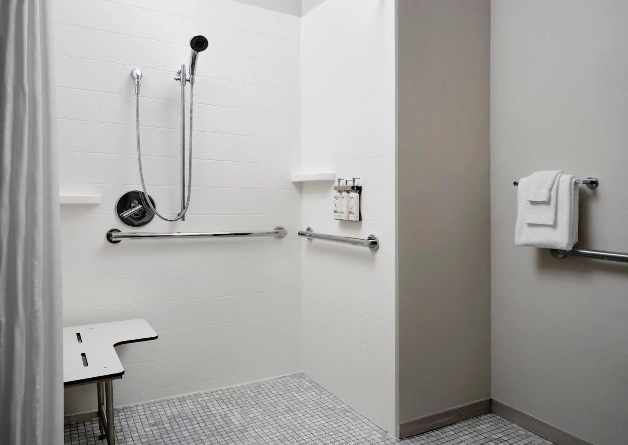 Bathroom in Holiday Inn Express Peru-Lasalle Area by IHG