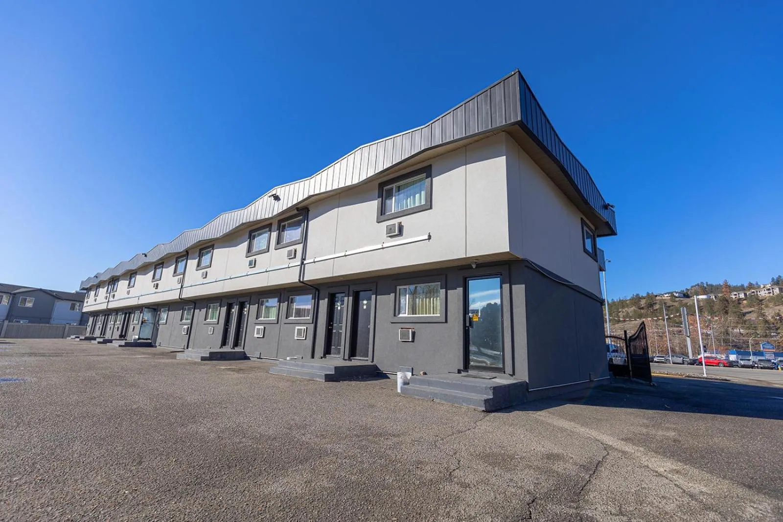 Property building in Canadas Best Value Inn Kelowna