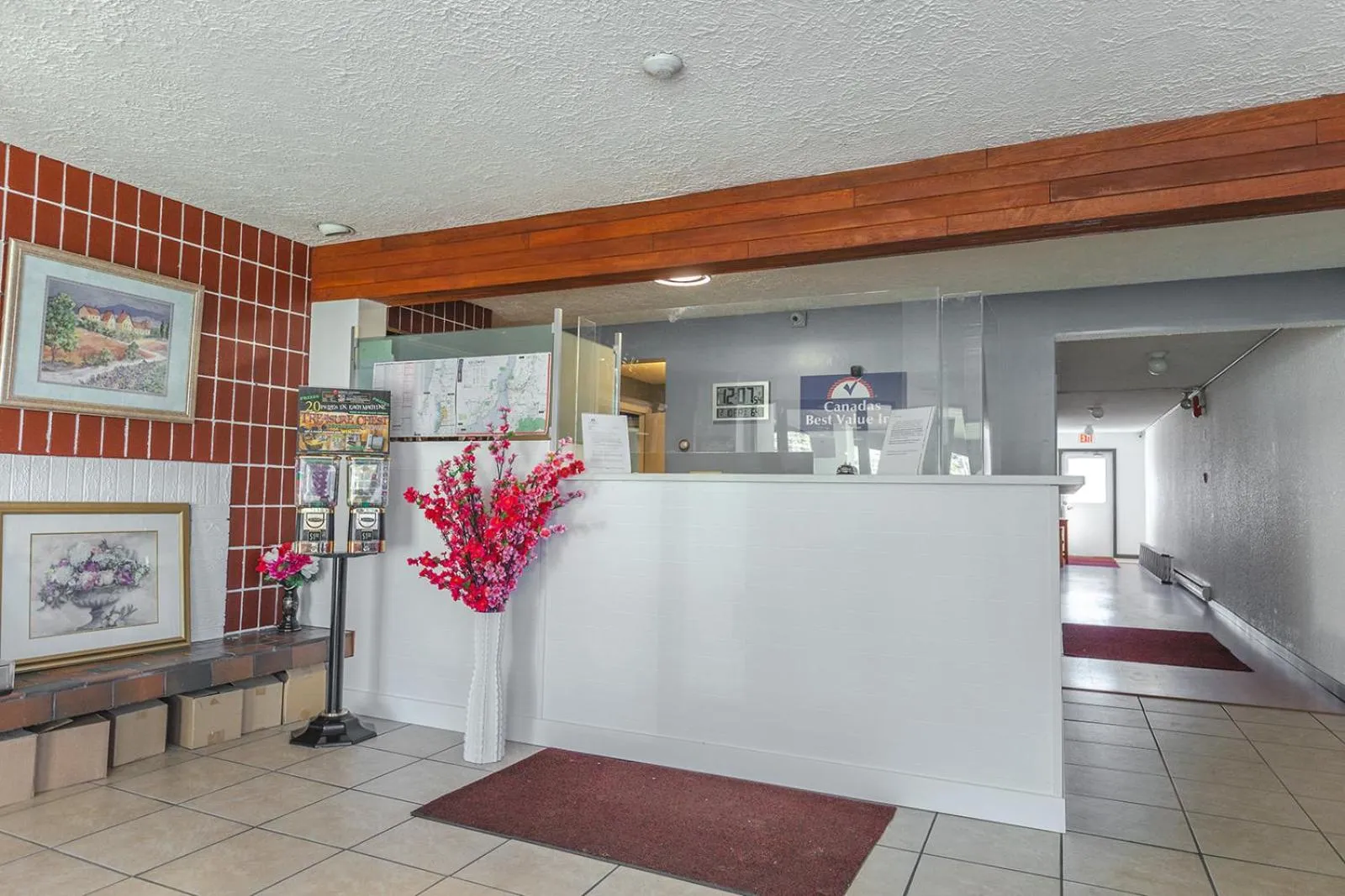Lobby or reception in Canadas Best Value Inn Kelowna