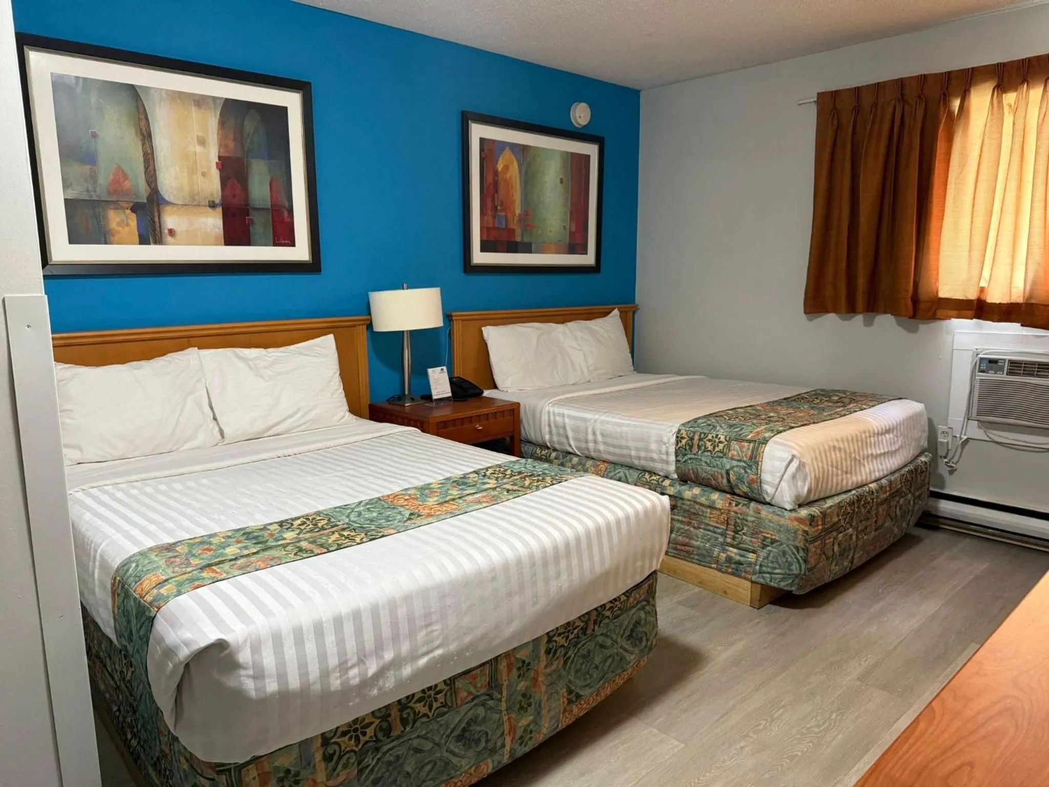 Bed in Canadas Best Value Inn Kelowna