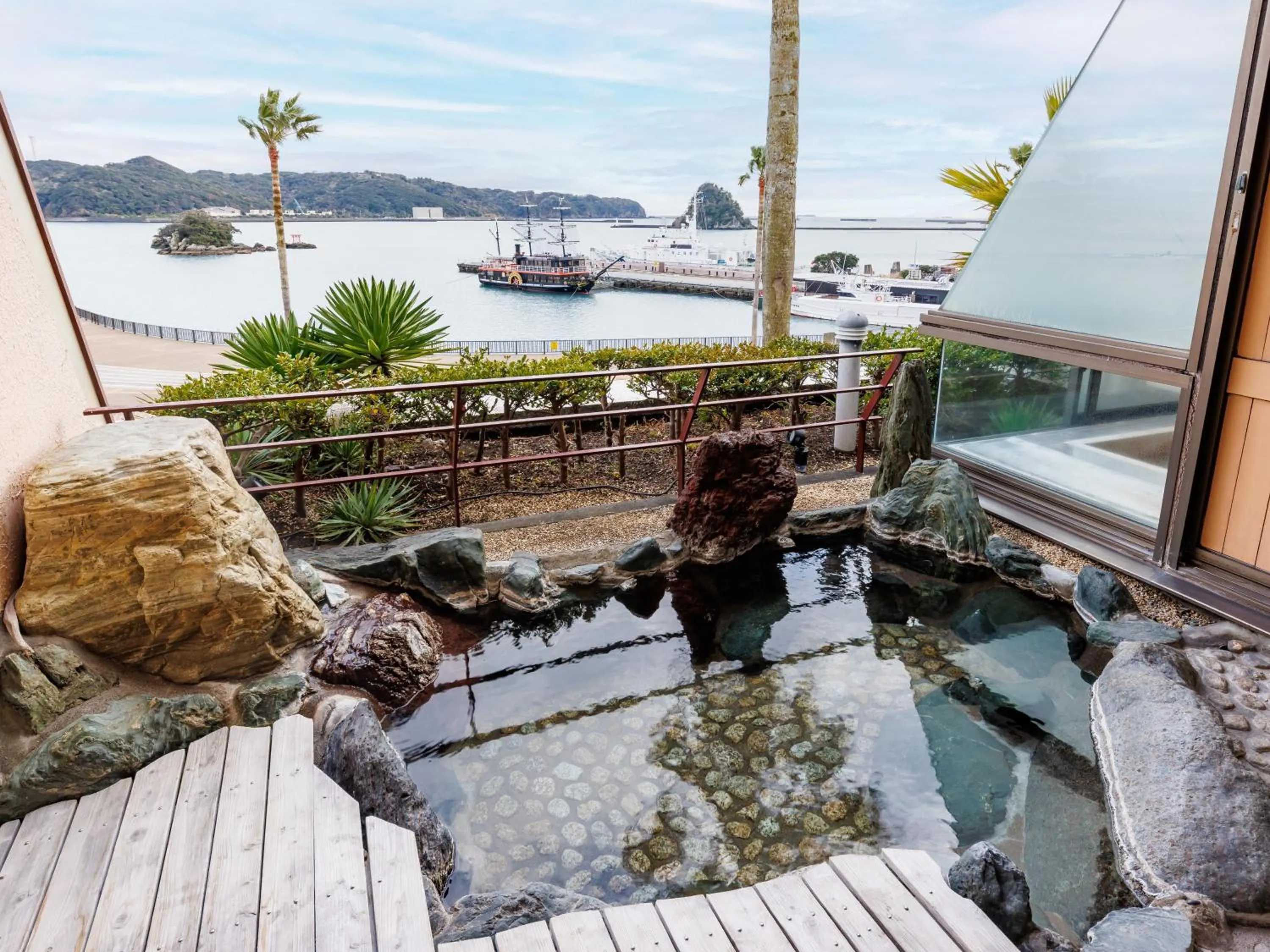 Open Air Bath in Kurofune Hotel