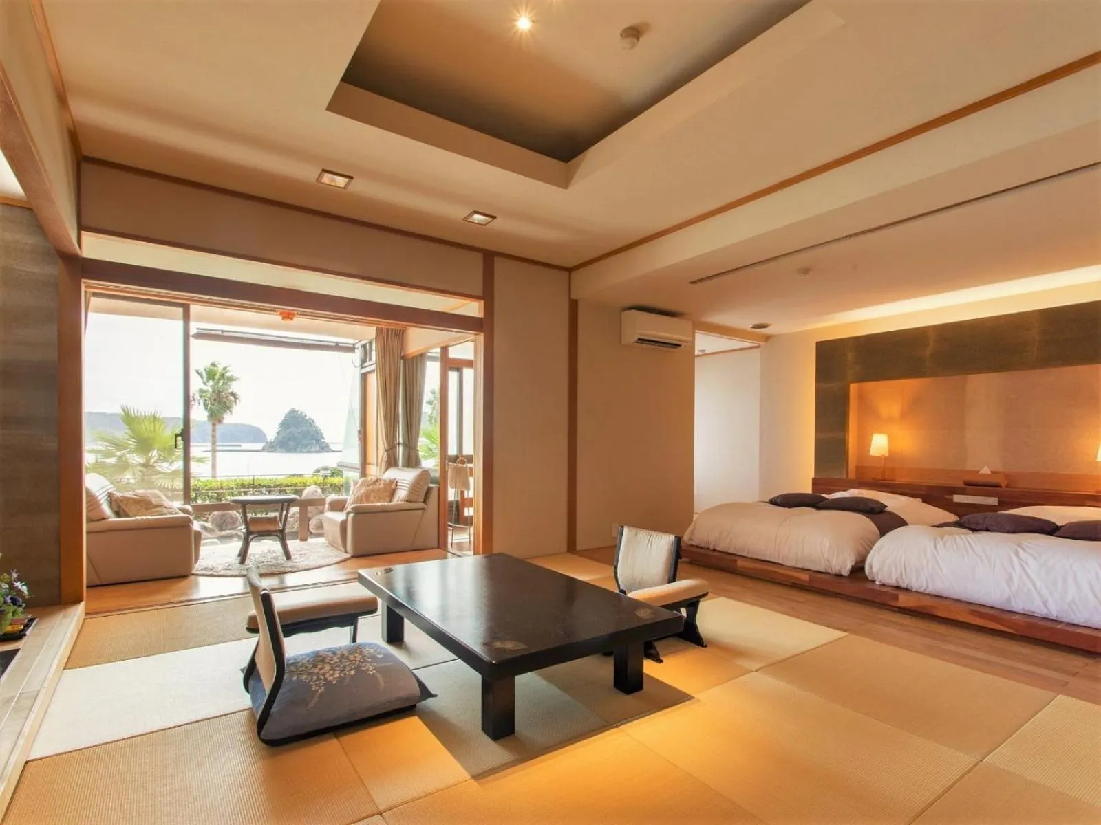 Bed in Kurofune Hotel