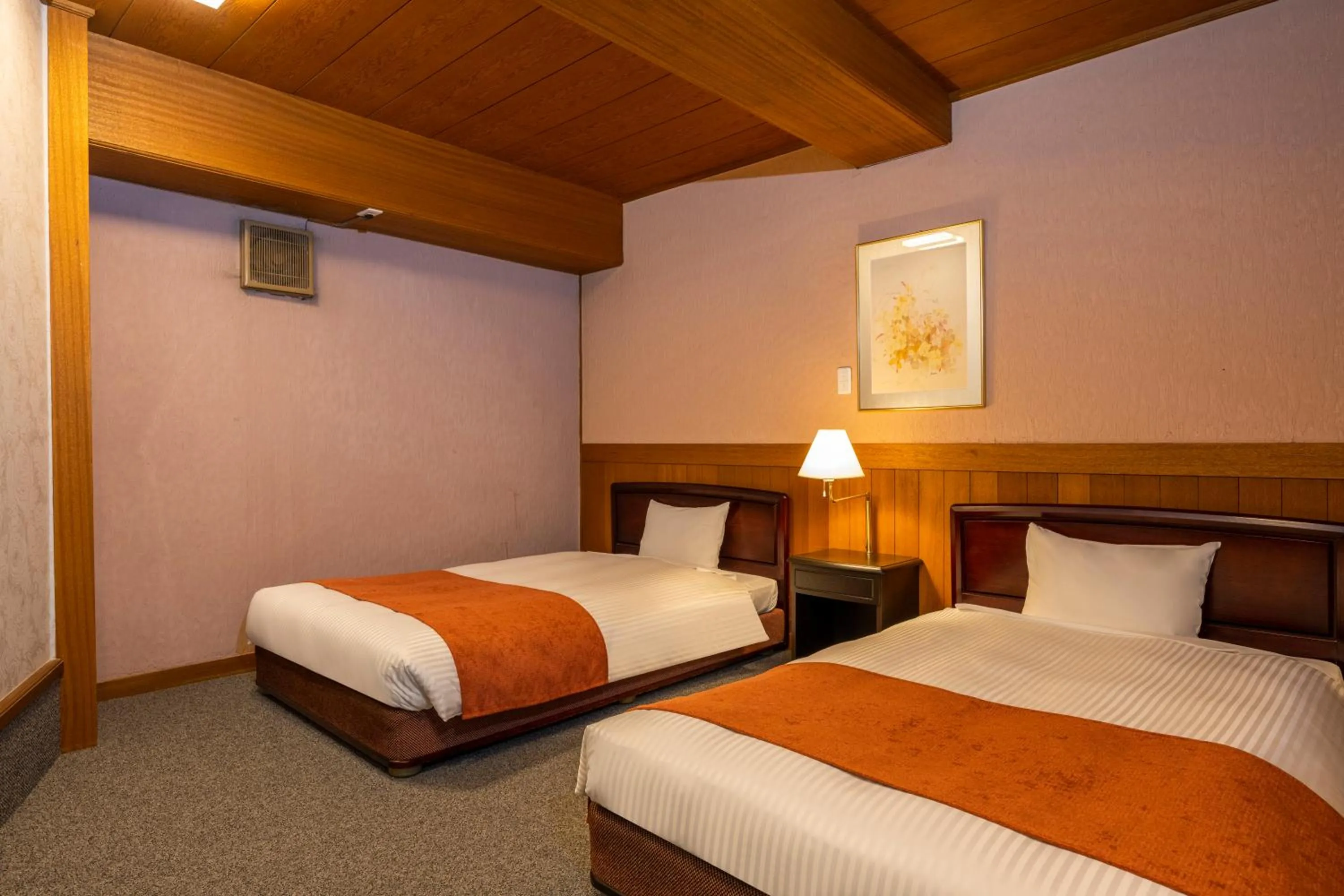 Photo of the whole room, Bed in Hotel New Akao