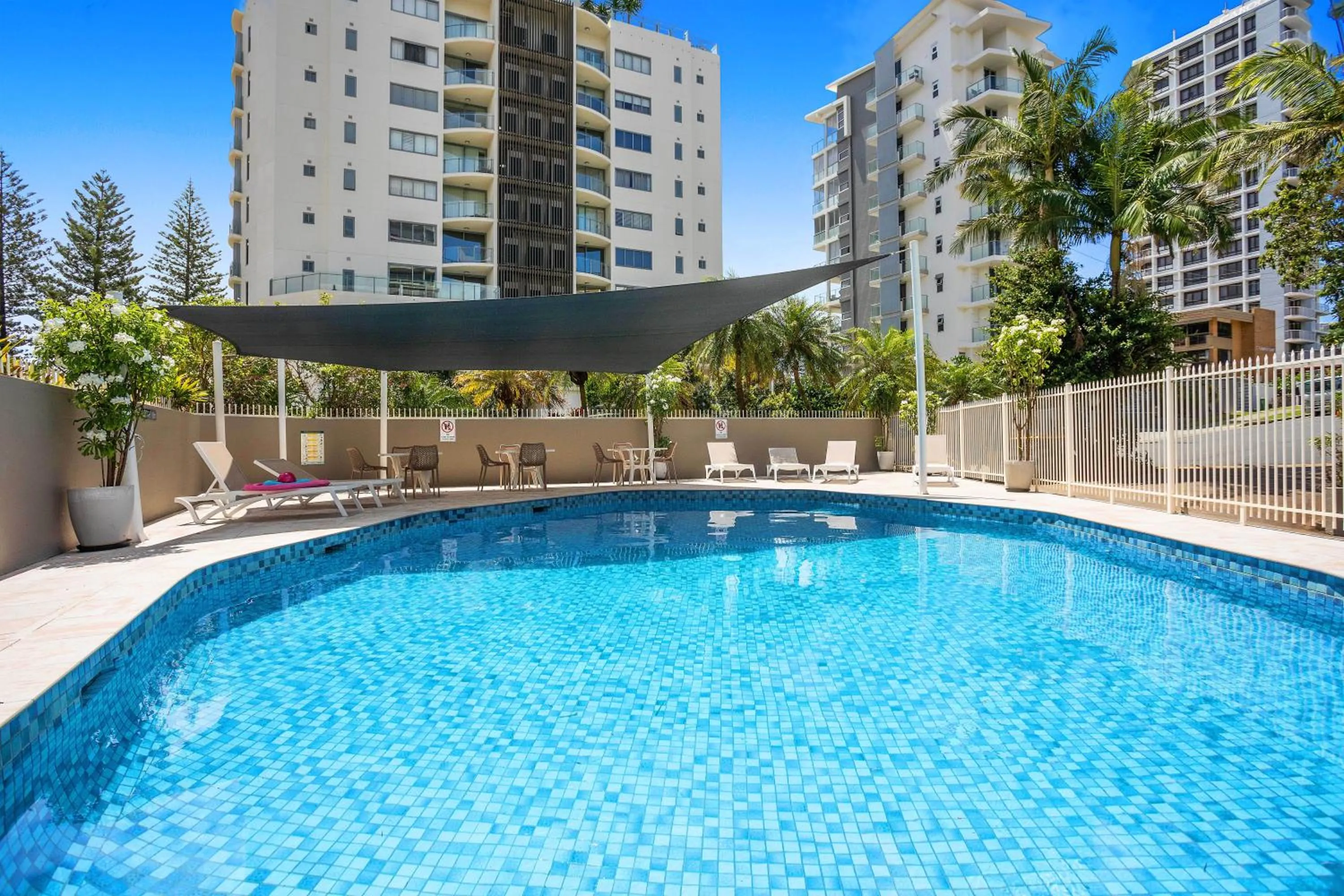 Swimming pool in Rainbow Commodore Coolangatta