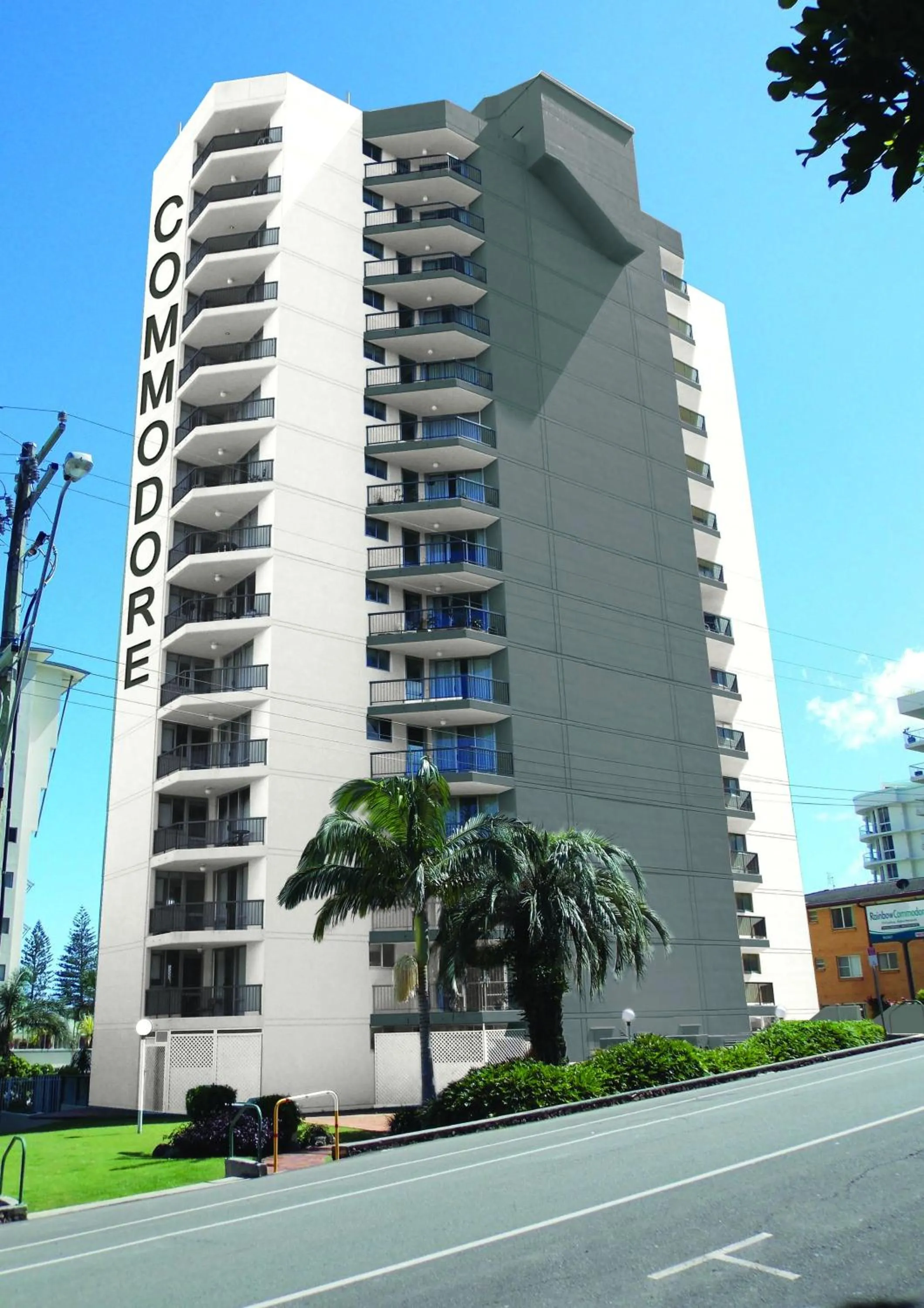 Property building in Rainbow Commodore Coolangatta