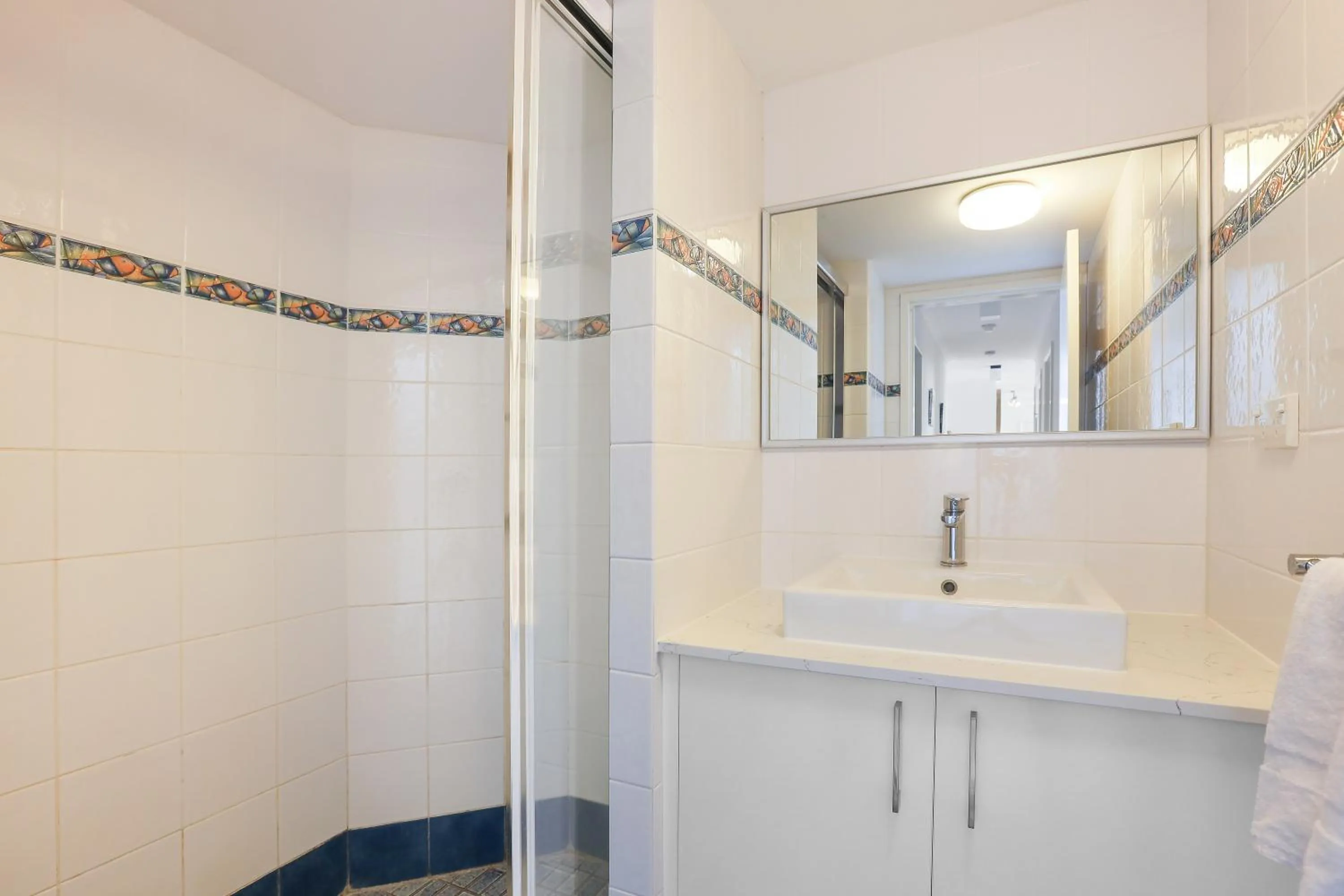 Bathroom in Rainbow Commodore Coolangatta