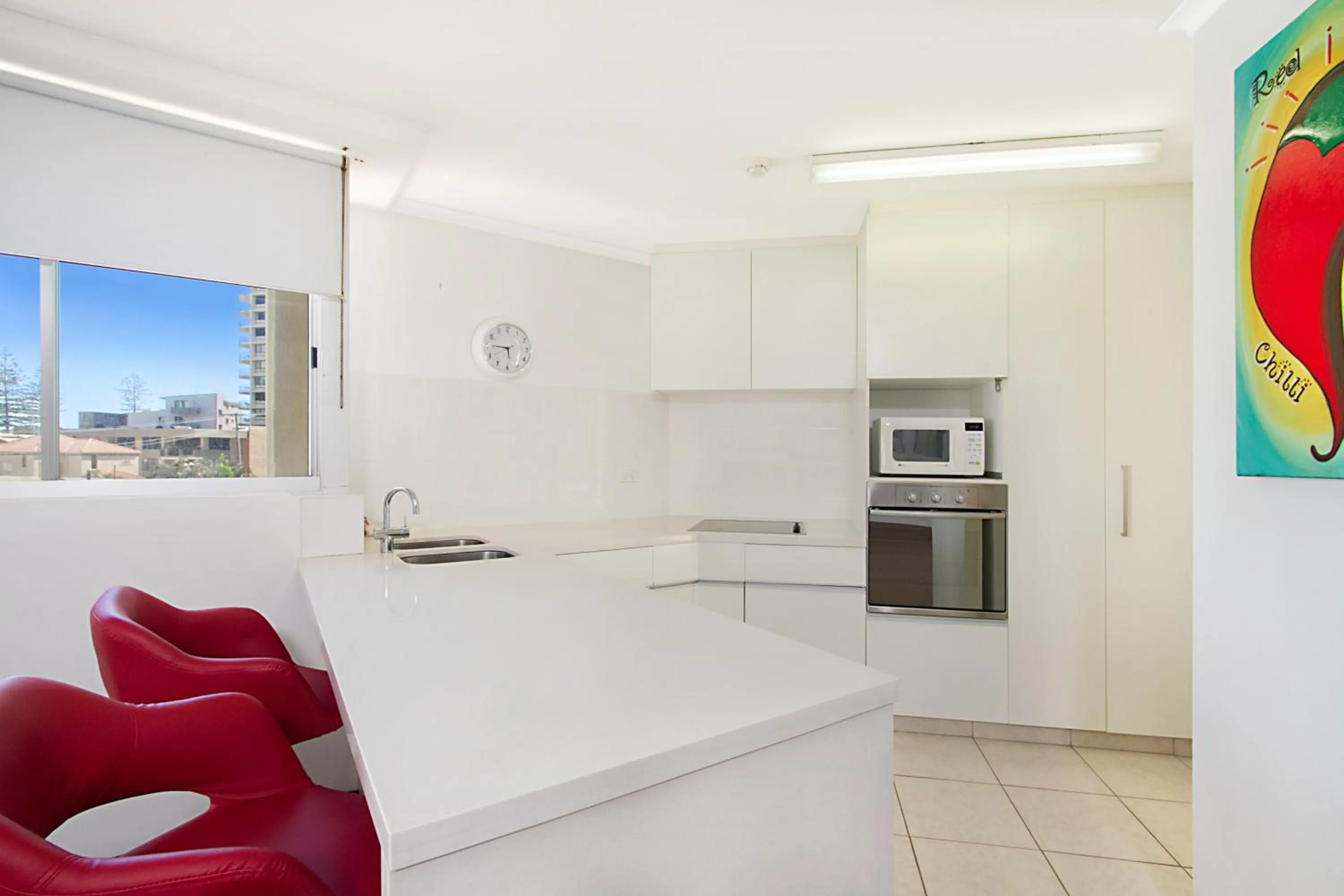 Kitchen or kitchenette in Rainbow Commodore Coolangatta