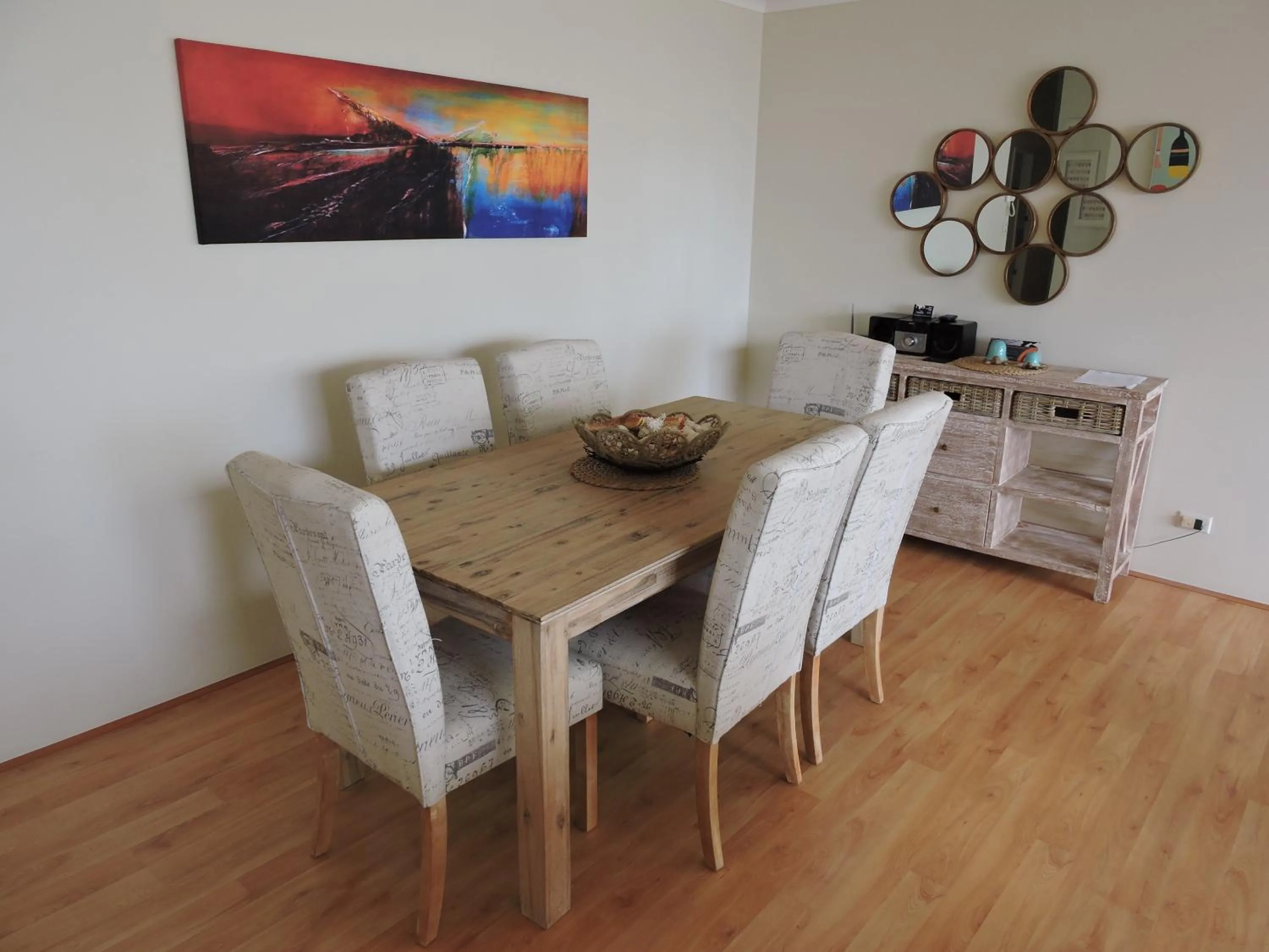 Dining area in Rainbow Commodore Coolangatta