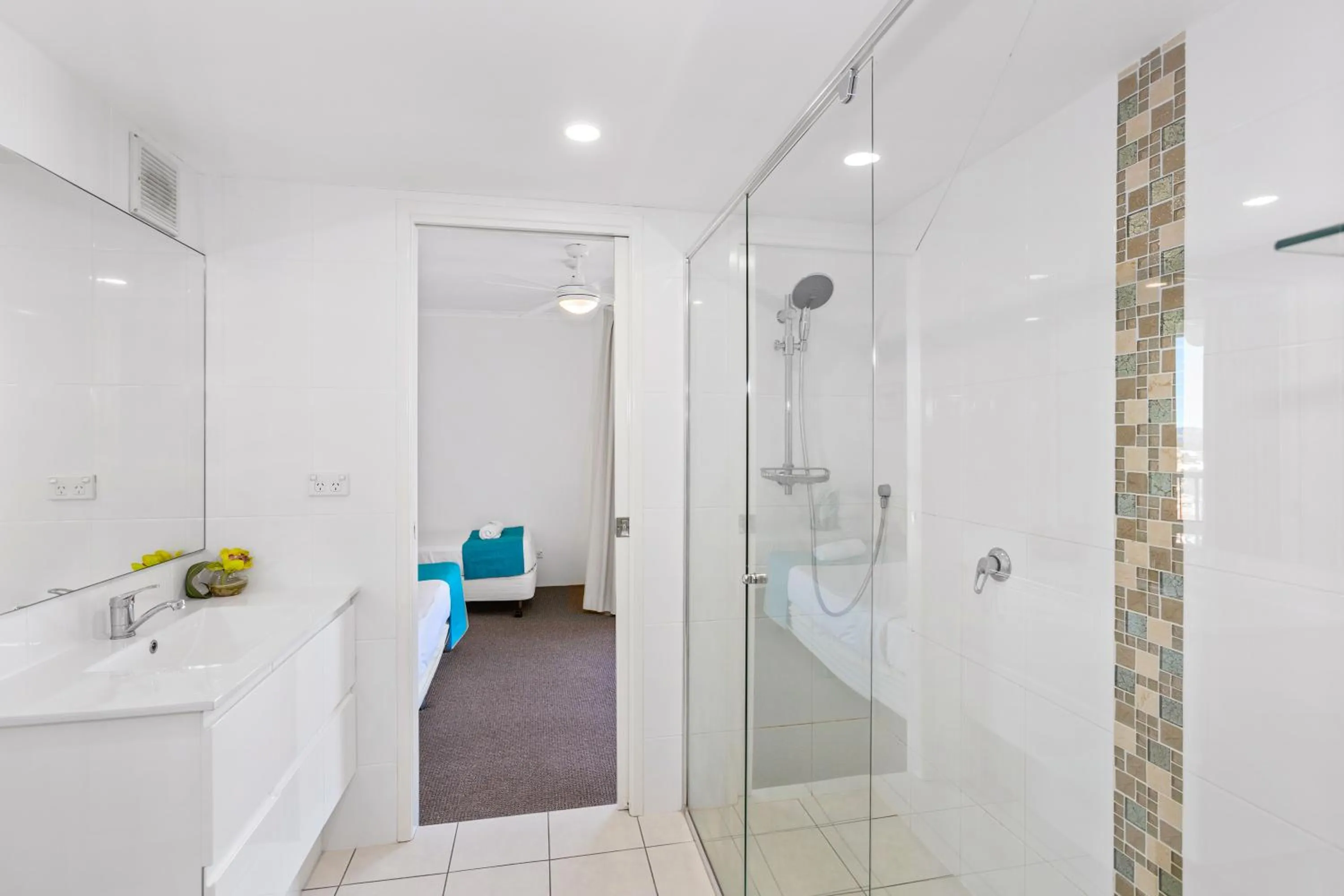 Bathroom in Rainbow Commodore Coolangatta
