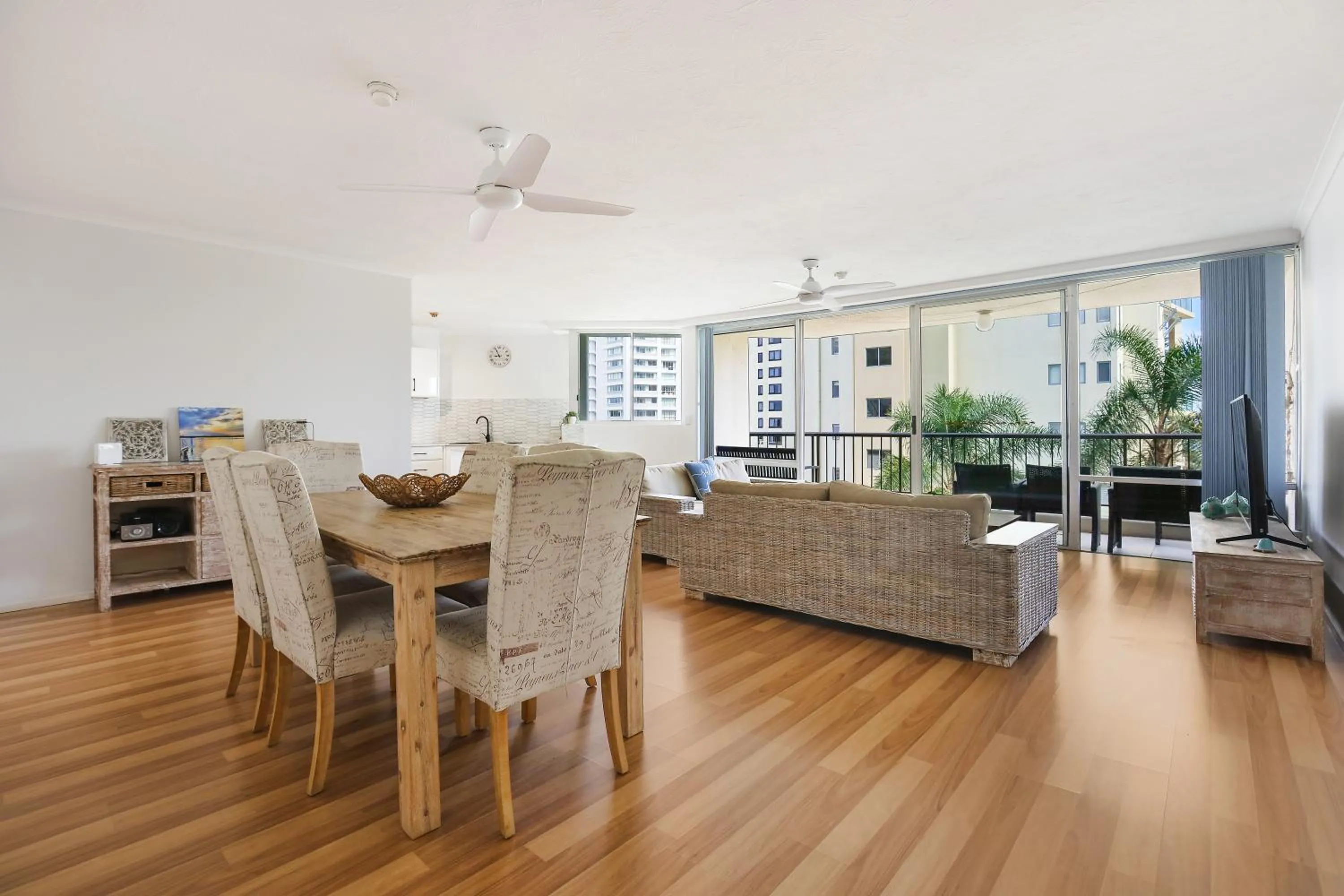 Living room in Rainbow Commodore Coolangatta