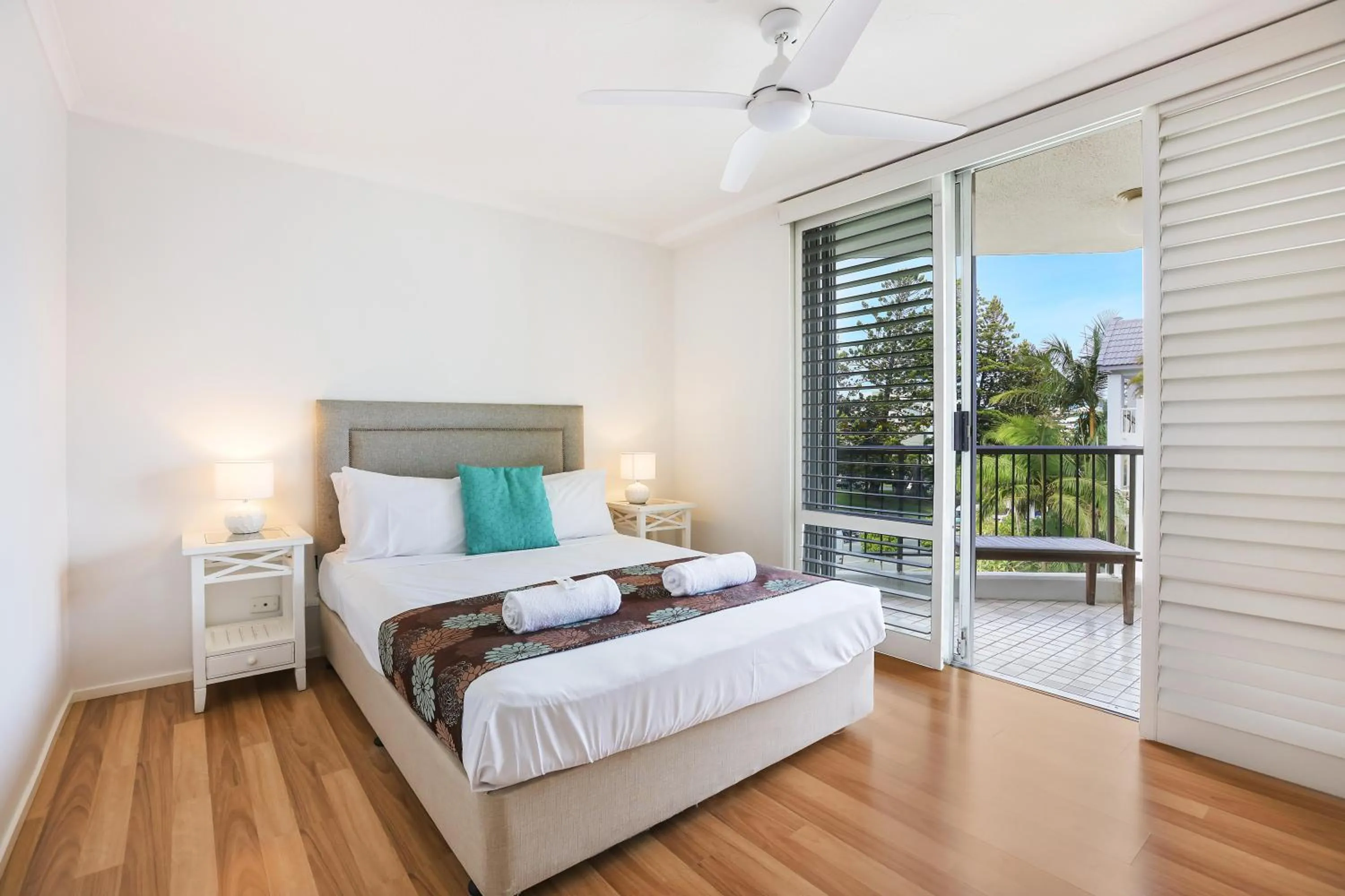 Bedroom, Bed in Rainbow Commodore Coolangatta