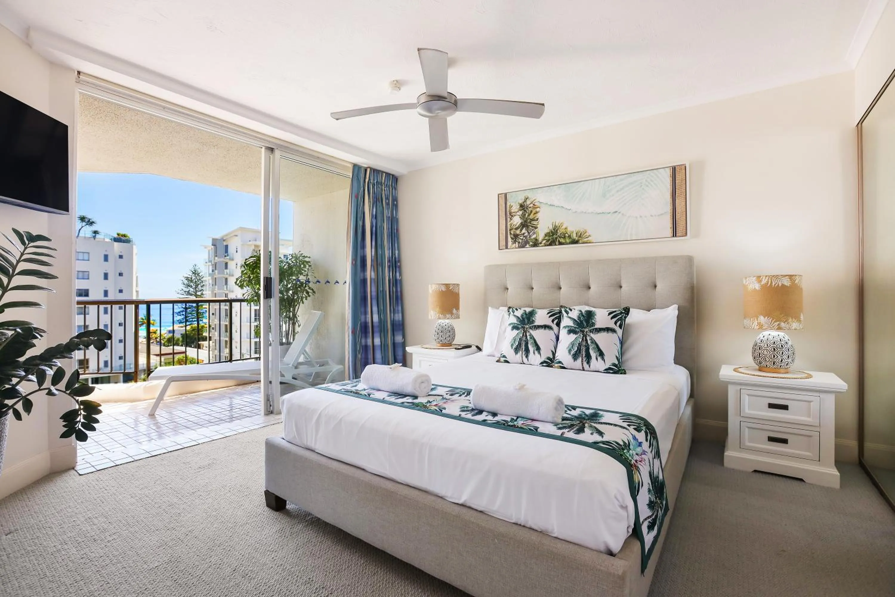 Bed in Rainbow Commodore Coolangatta