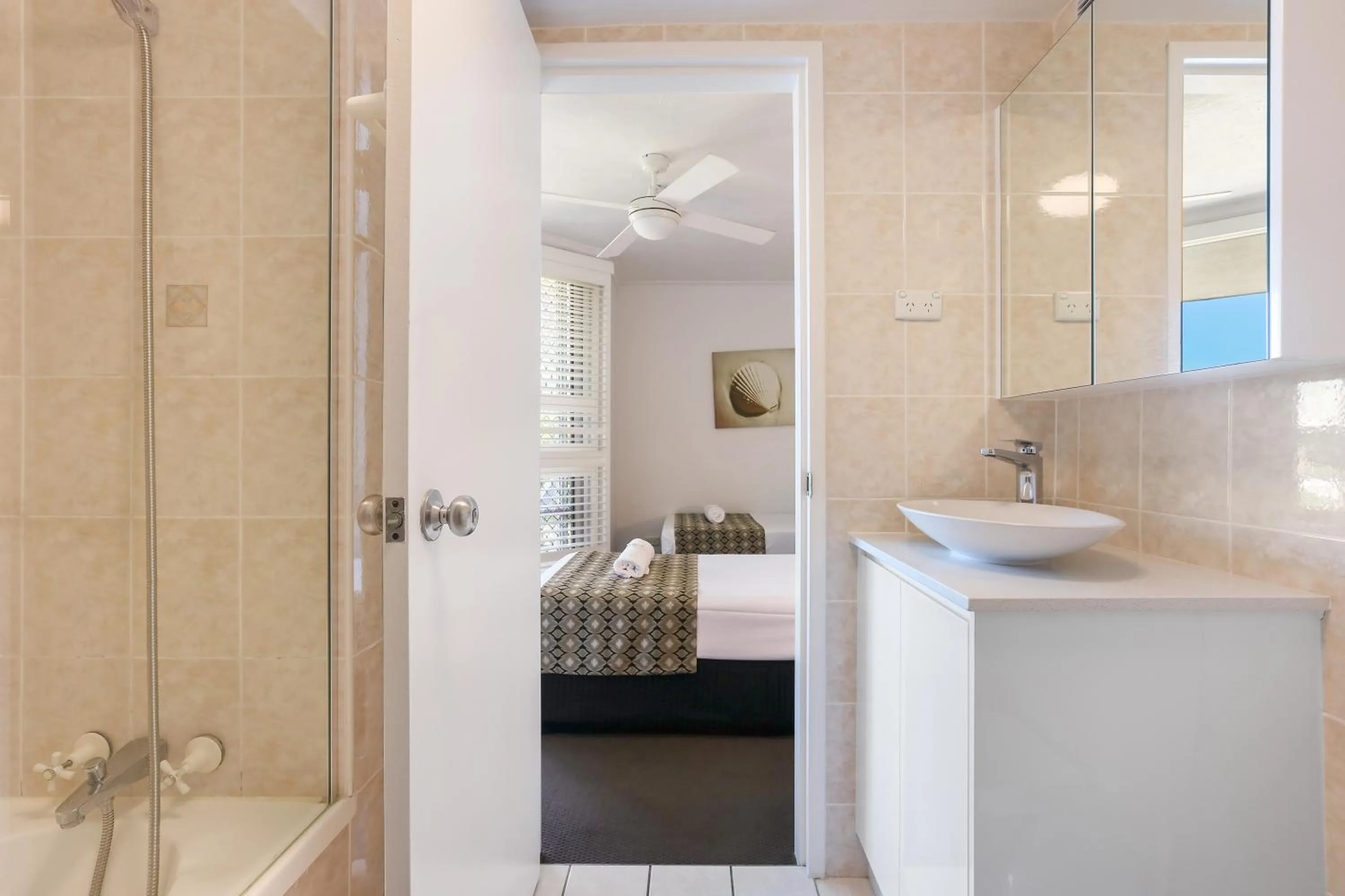 Bath in Rainbow Commodore Coolangatta