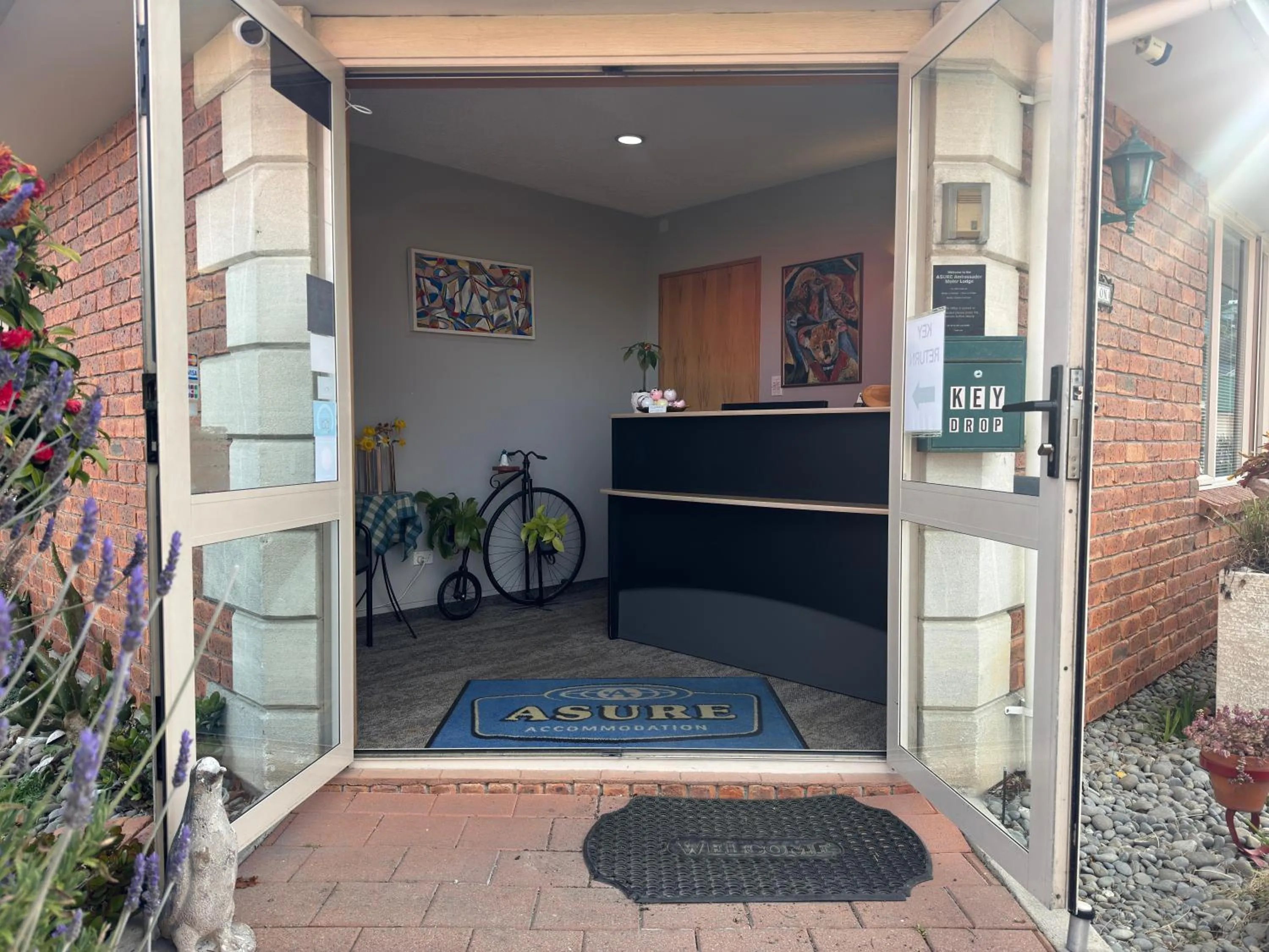 Lobby or reception in ASURE Ambassador Motor Lodge