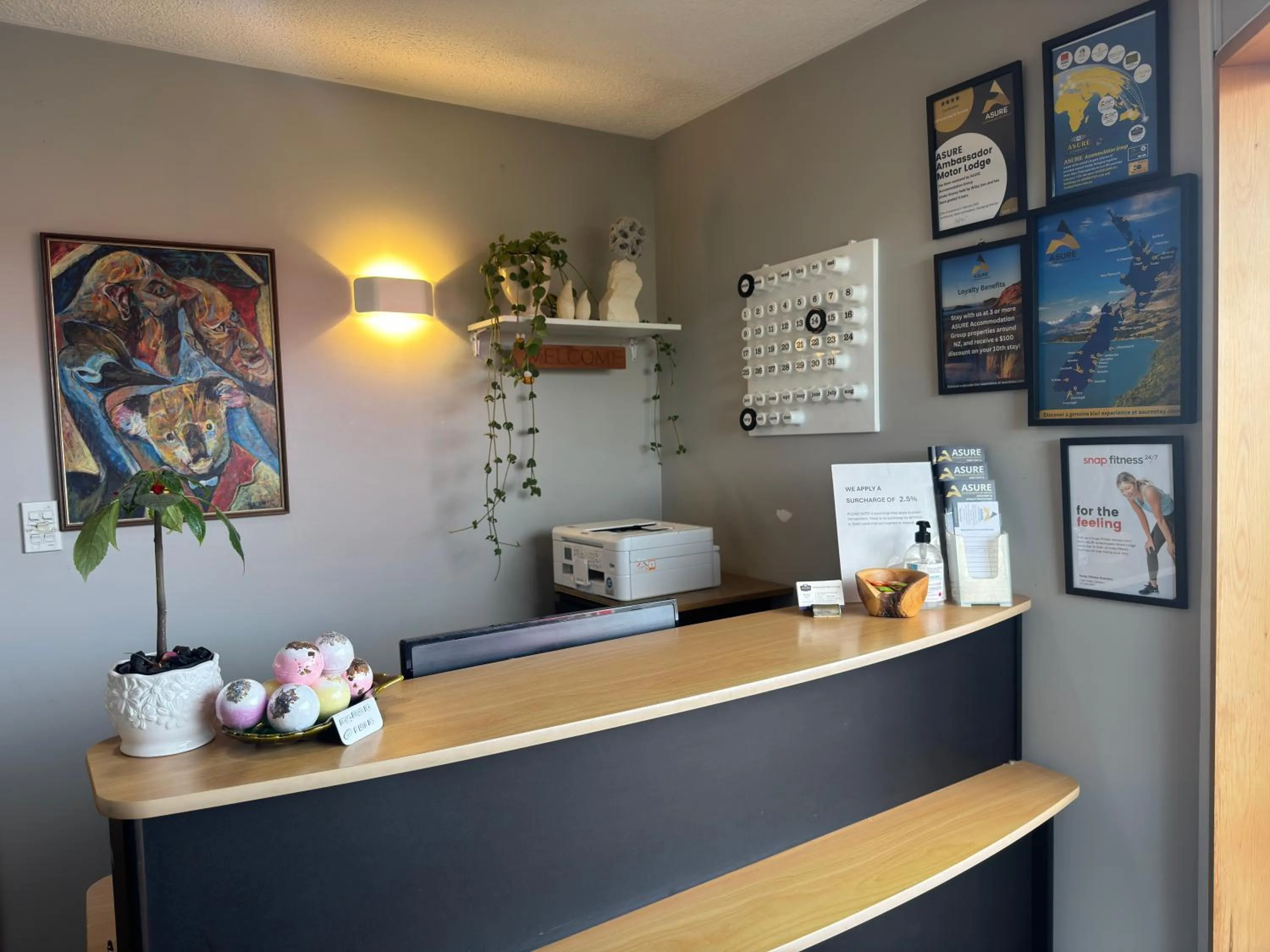 Lobby or reception in ASURE Ambassador Motor Lodge