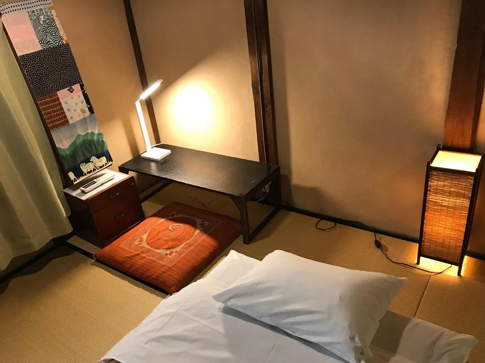 Photo of the whole room, Bed in Guesthouse Naramachi