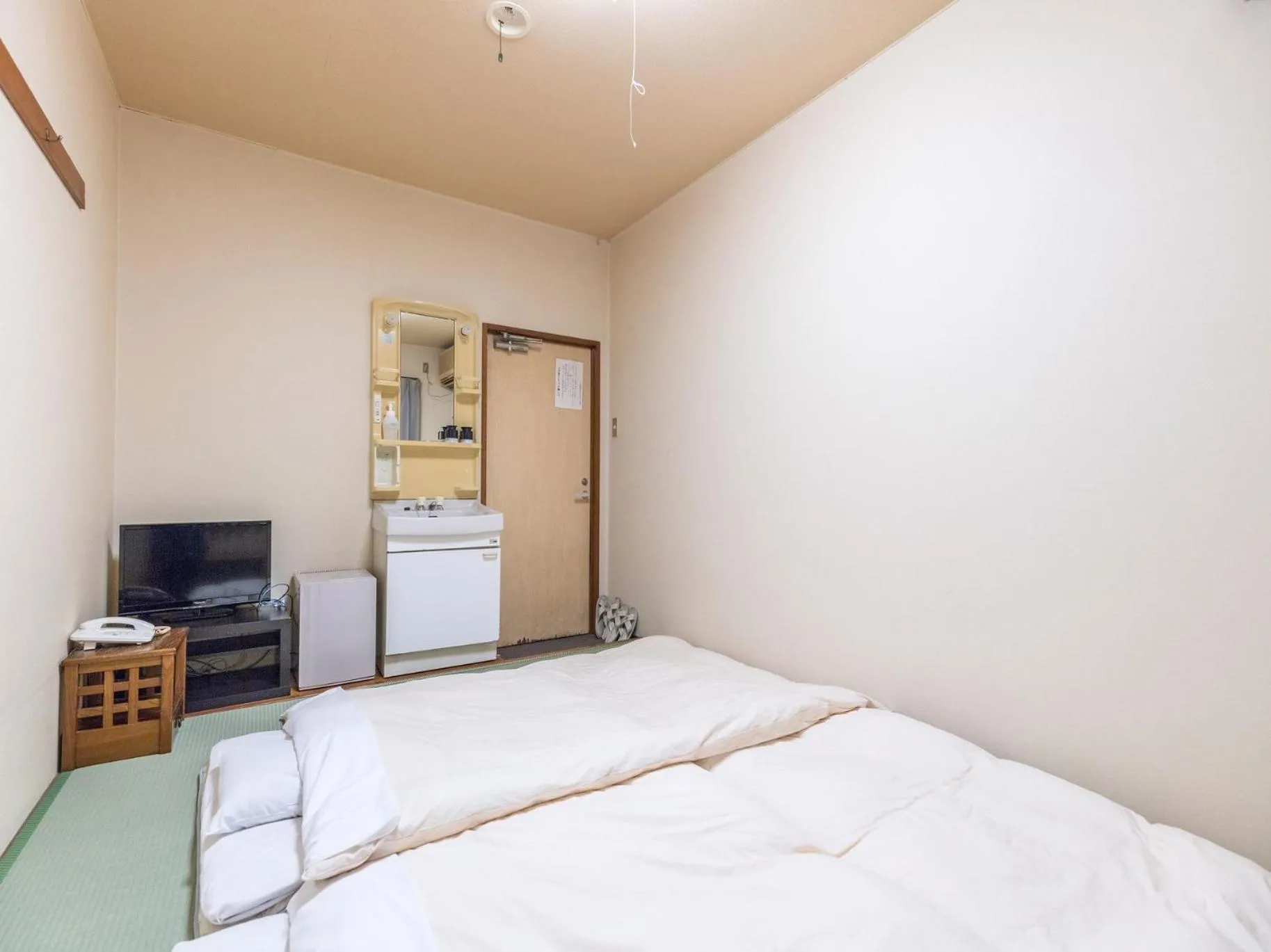 Photo of the whole room, Bed in Hotel Isesaki East